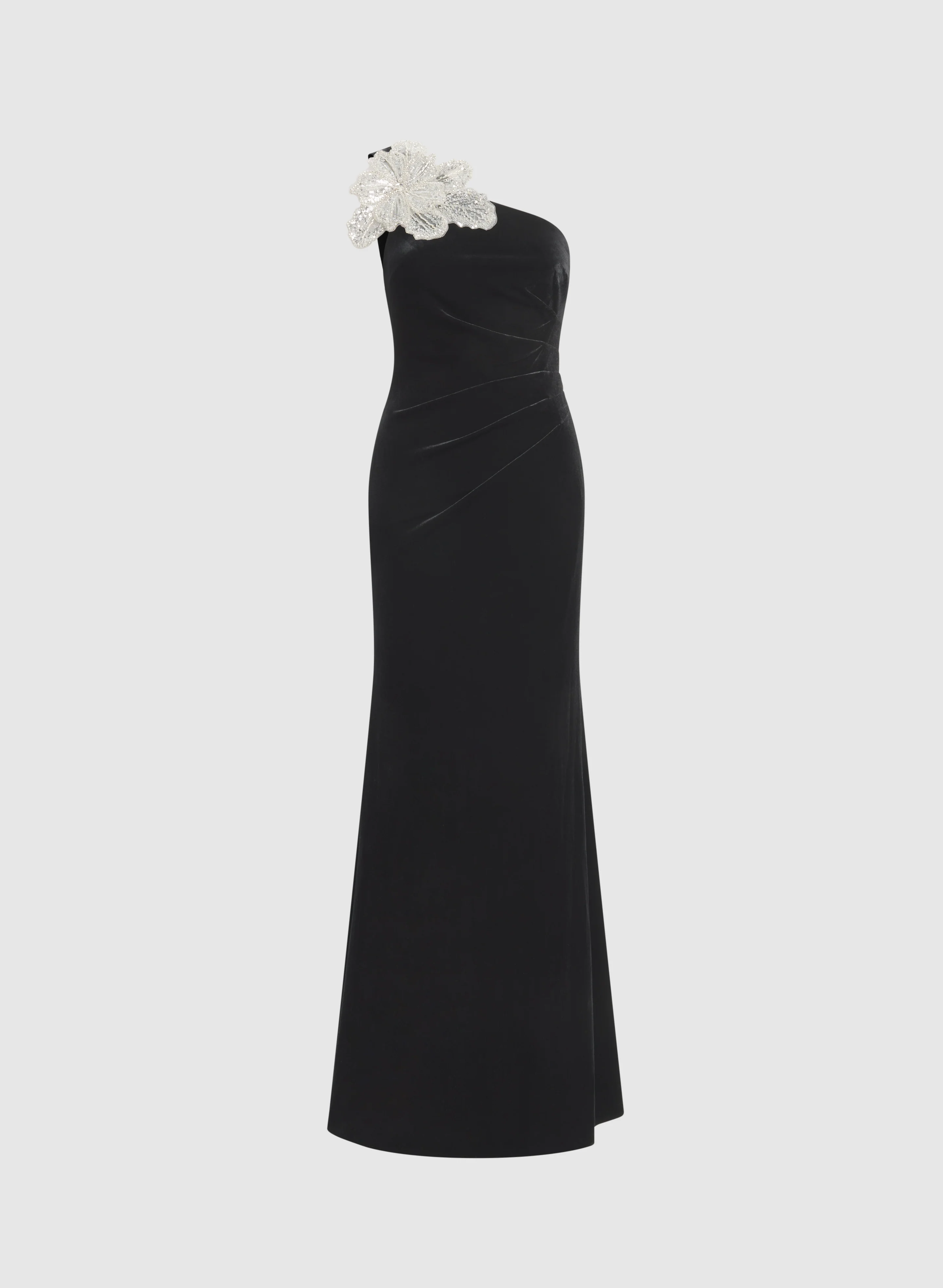 1123-fitted-velvet-dress-5.webp Fitted Velvet Dress