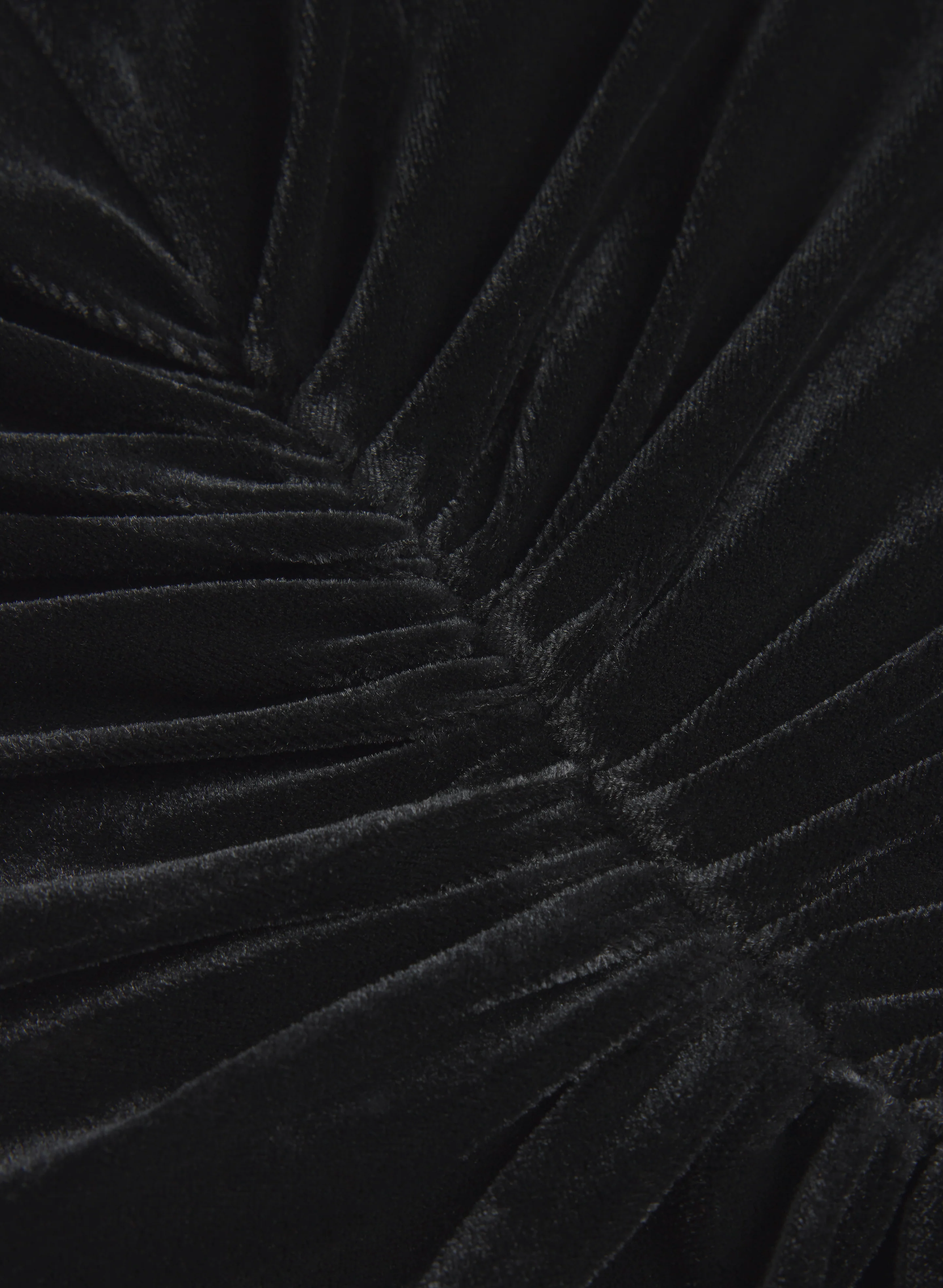 1123-fitted-velvet-dress-7.webp Fitted Velvet Dress