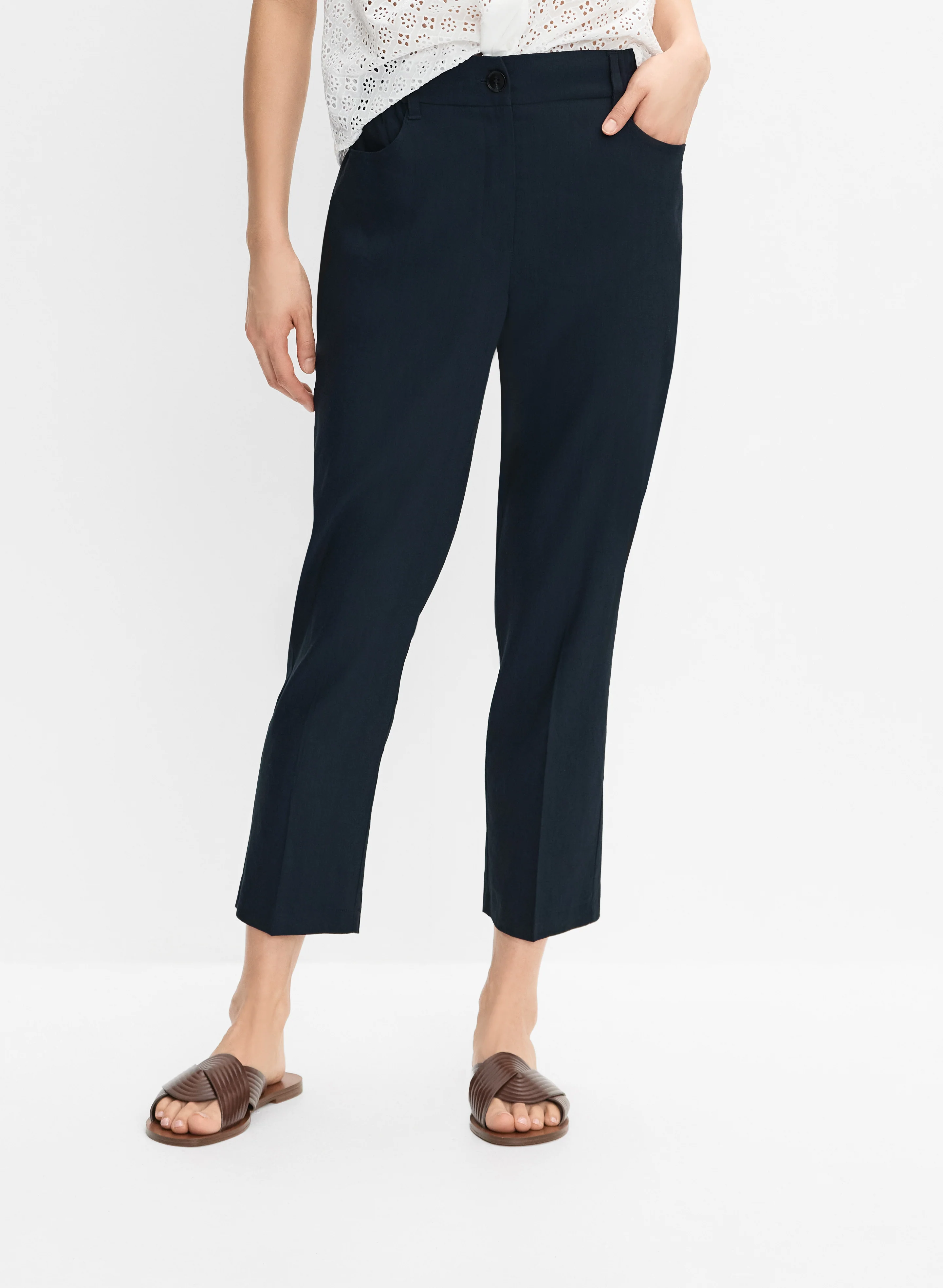 Linen-Blend Capris