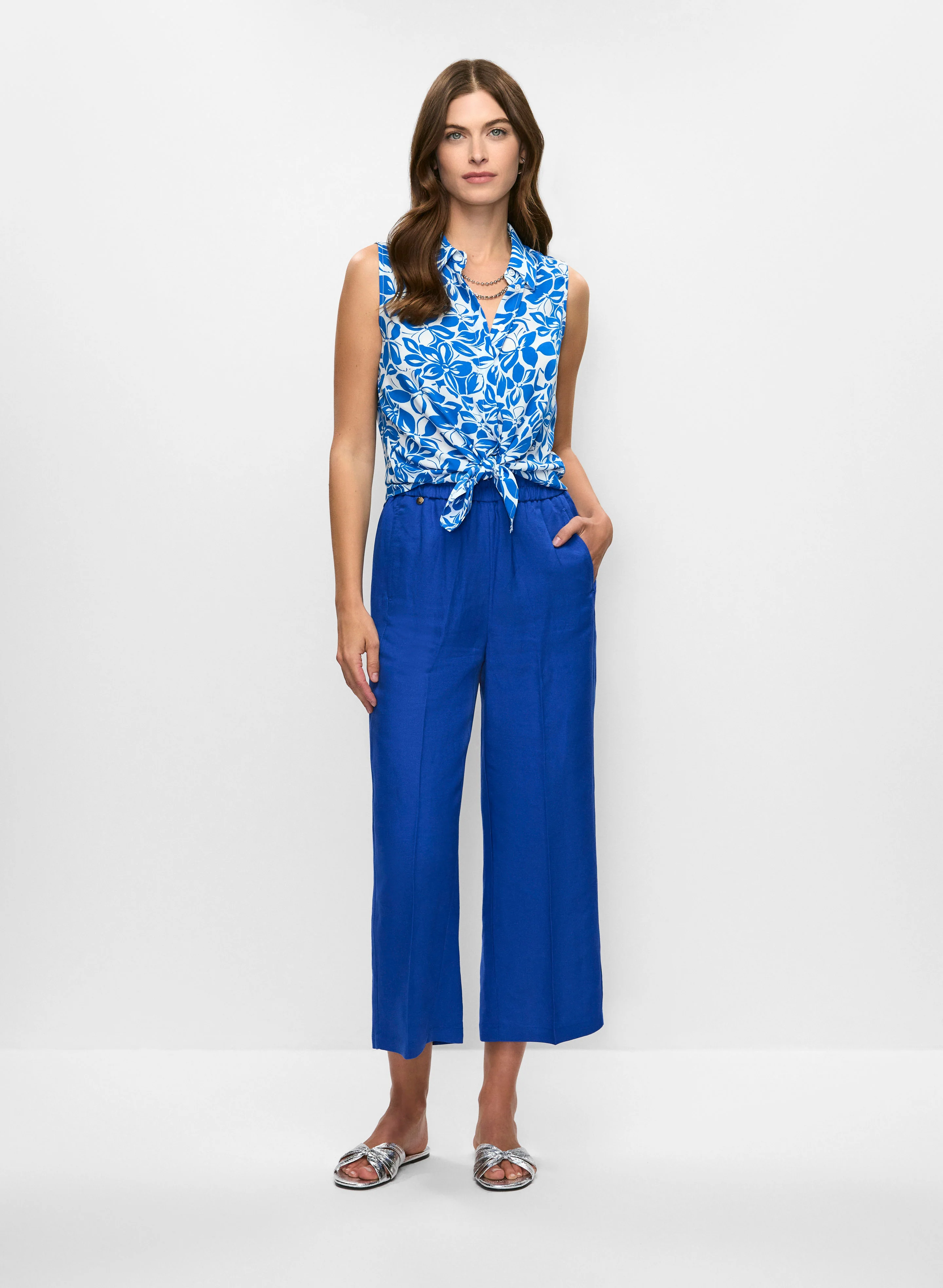12052-sleeveless-floral-crepe-blouse-3.webp Sleeveless Floral Crepe Blouse