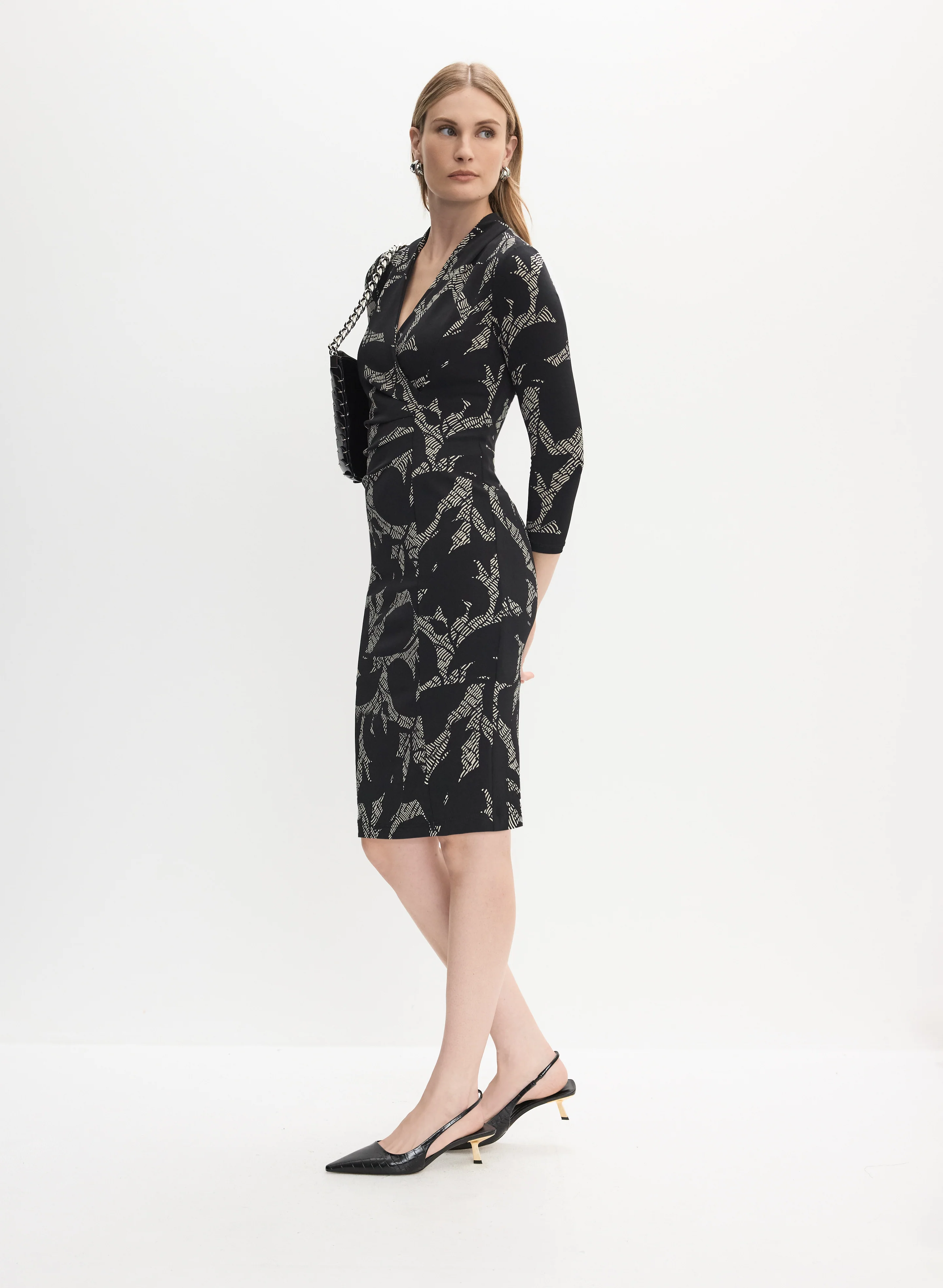 12312-fitted-abstract-print-day-dress-3.webp Fitted Abstract Print Day Dress