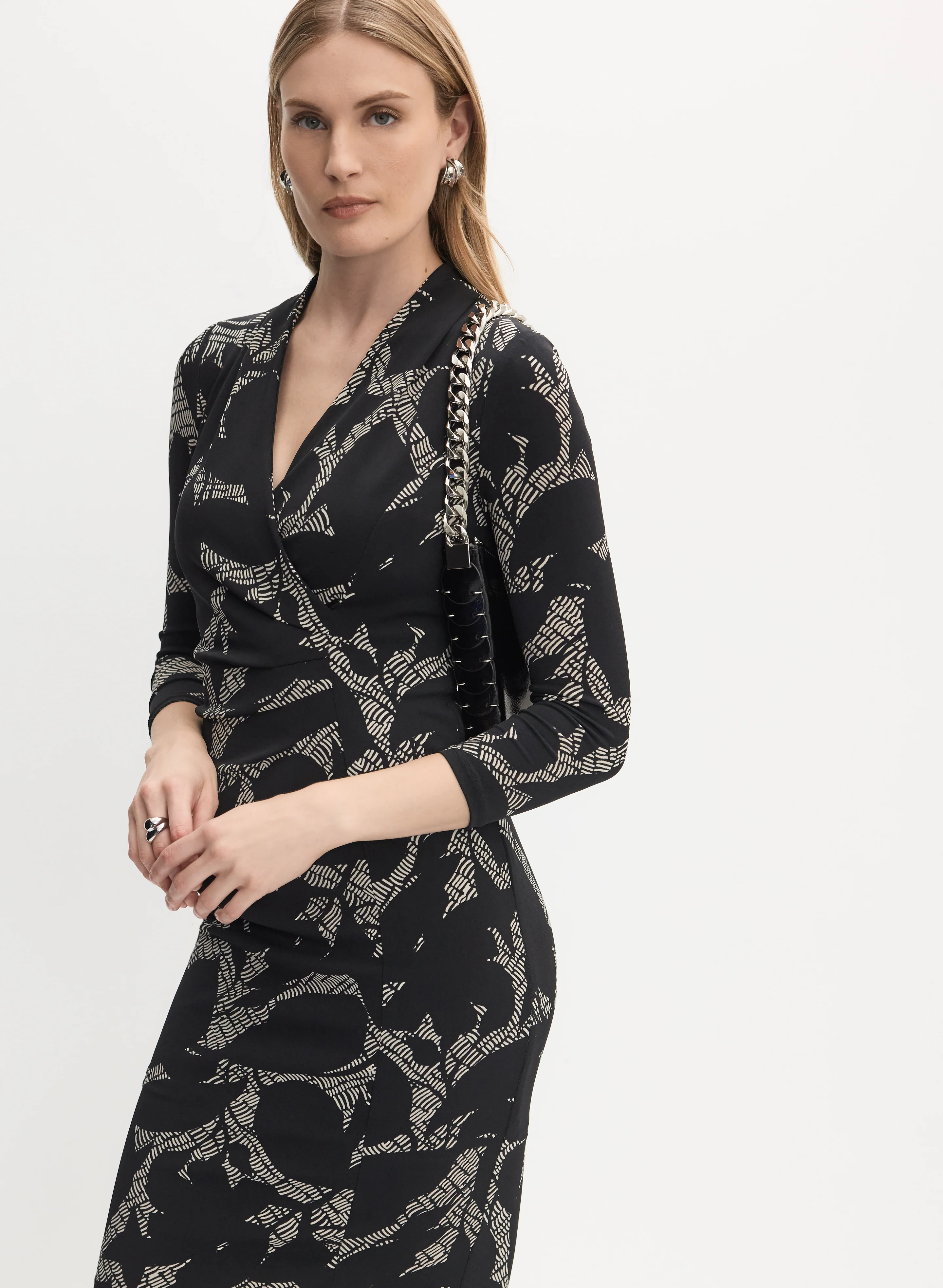 12312-fitted-abstract-print-day-dress-4.webp Fitted Abstract Print Day Dress