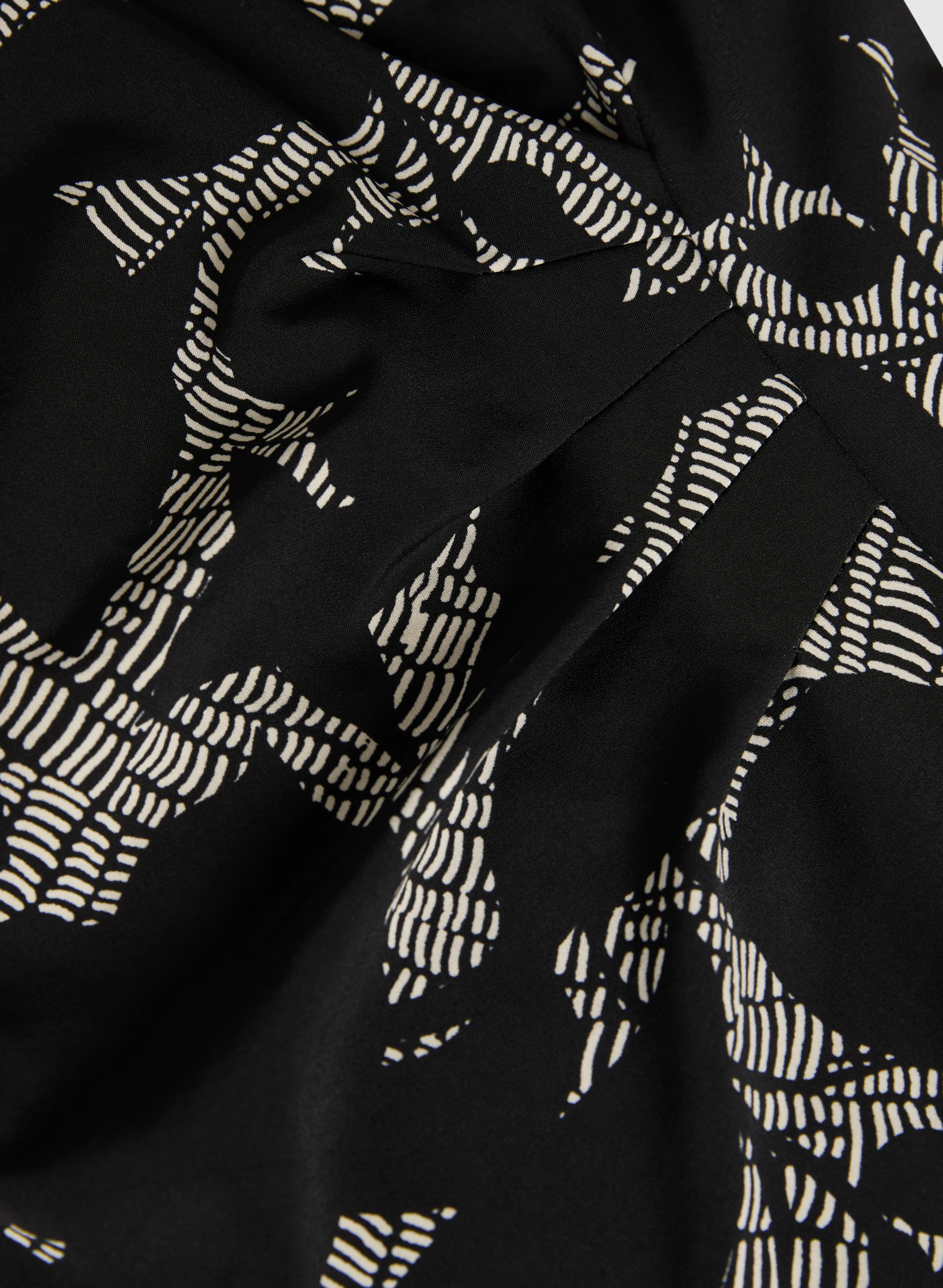 12312-fitted-abstract-print-day-dress-7.webp Fitted Abstract Print Day Dress
