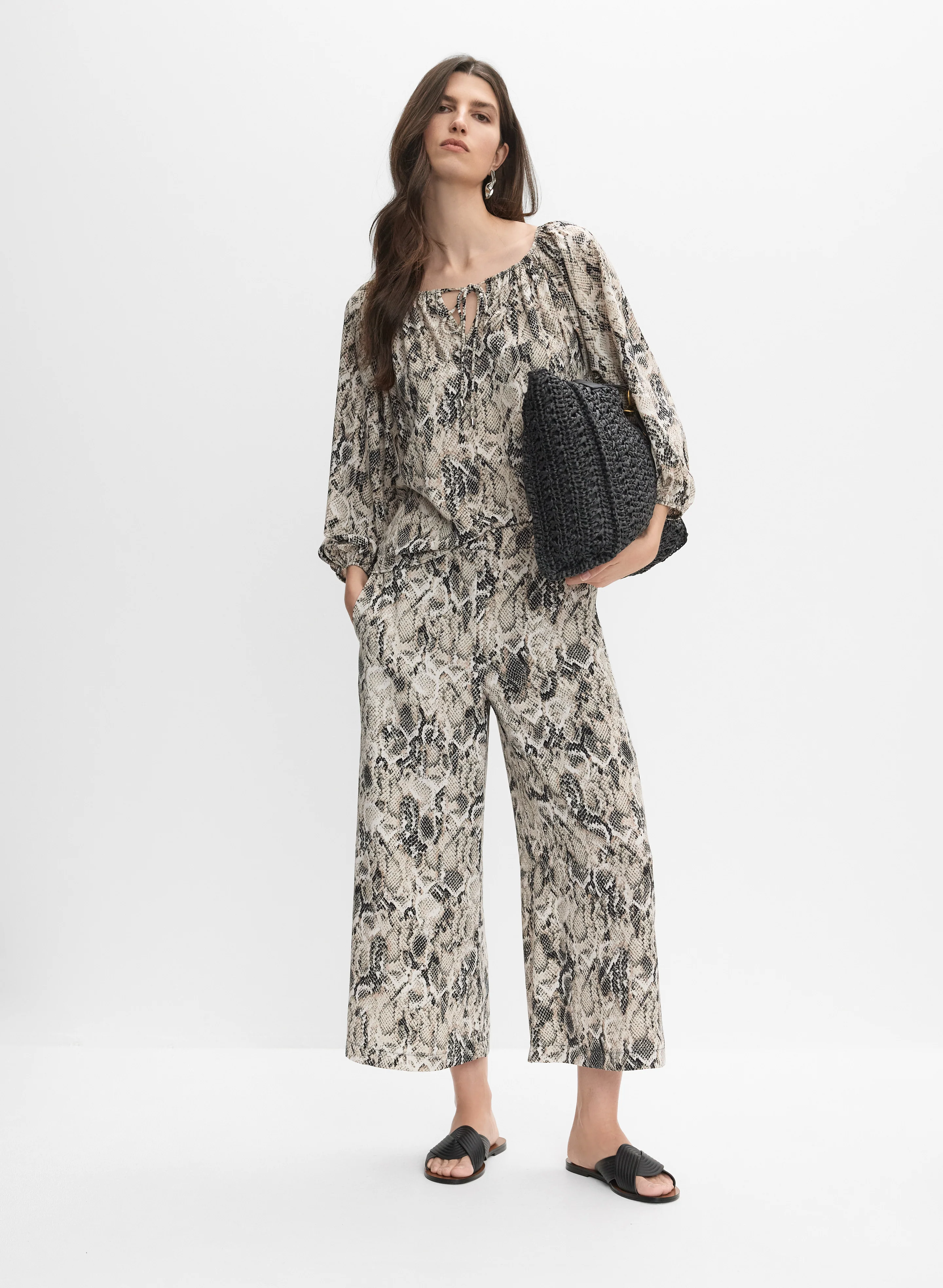 13310-joseph-ribkoff-snake-print-culottes-3.webp Joseph Ribkoff - Snake Print Culottes