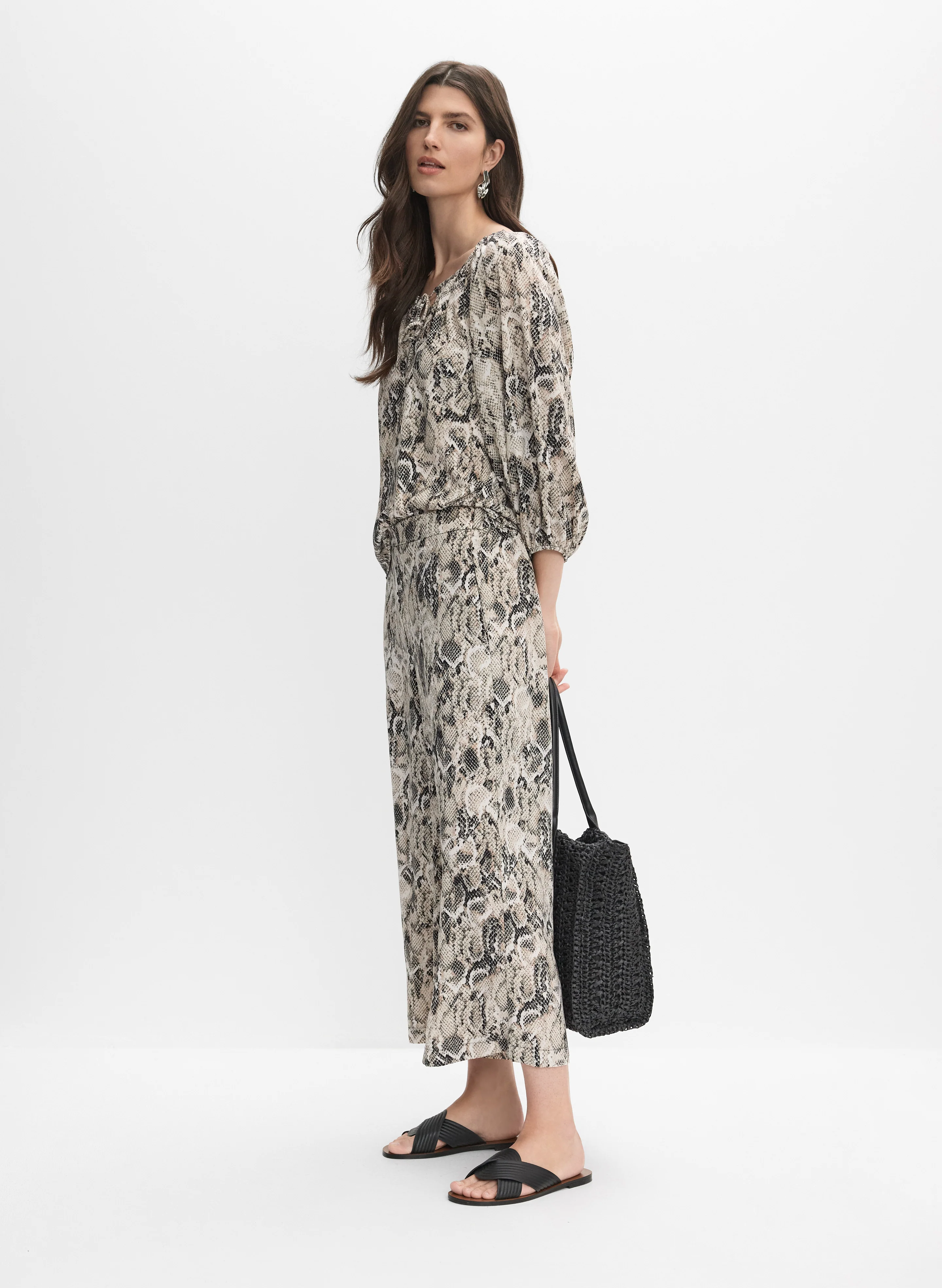 13310-joseph-ribkoff-snake-print-culottes-5.webp Joseph Ribkoff - Snake Print Culottes
