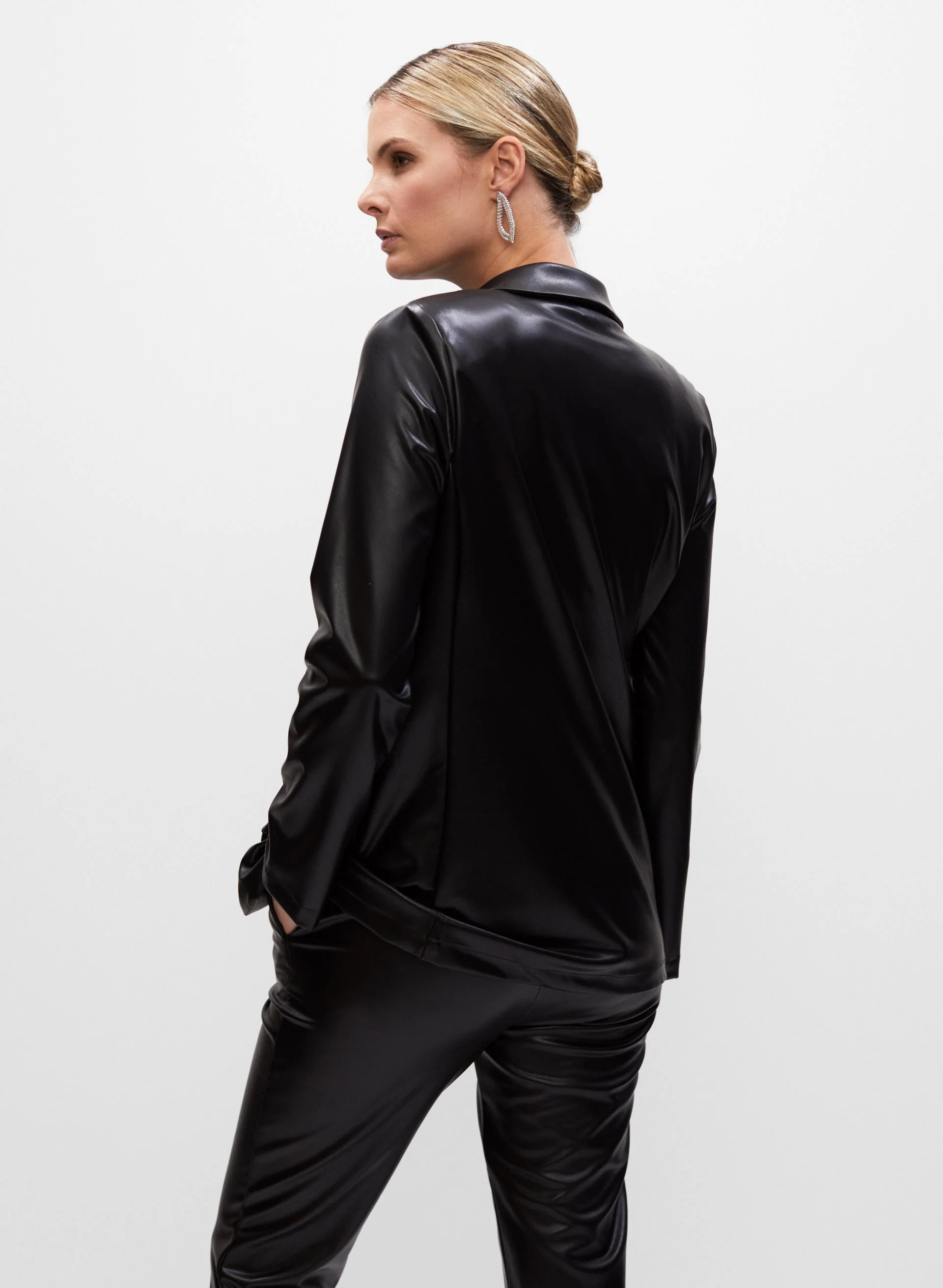 13435-joseph-ribkoff-vegan-leather-blazer-3.webp Joseph Ribkoff - Vegan Leather Blazer