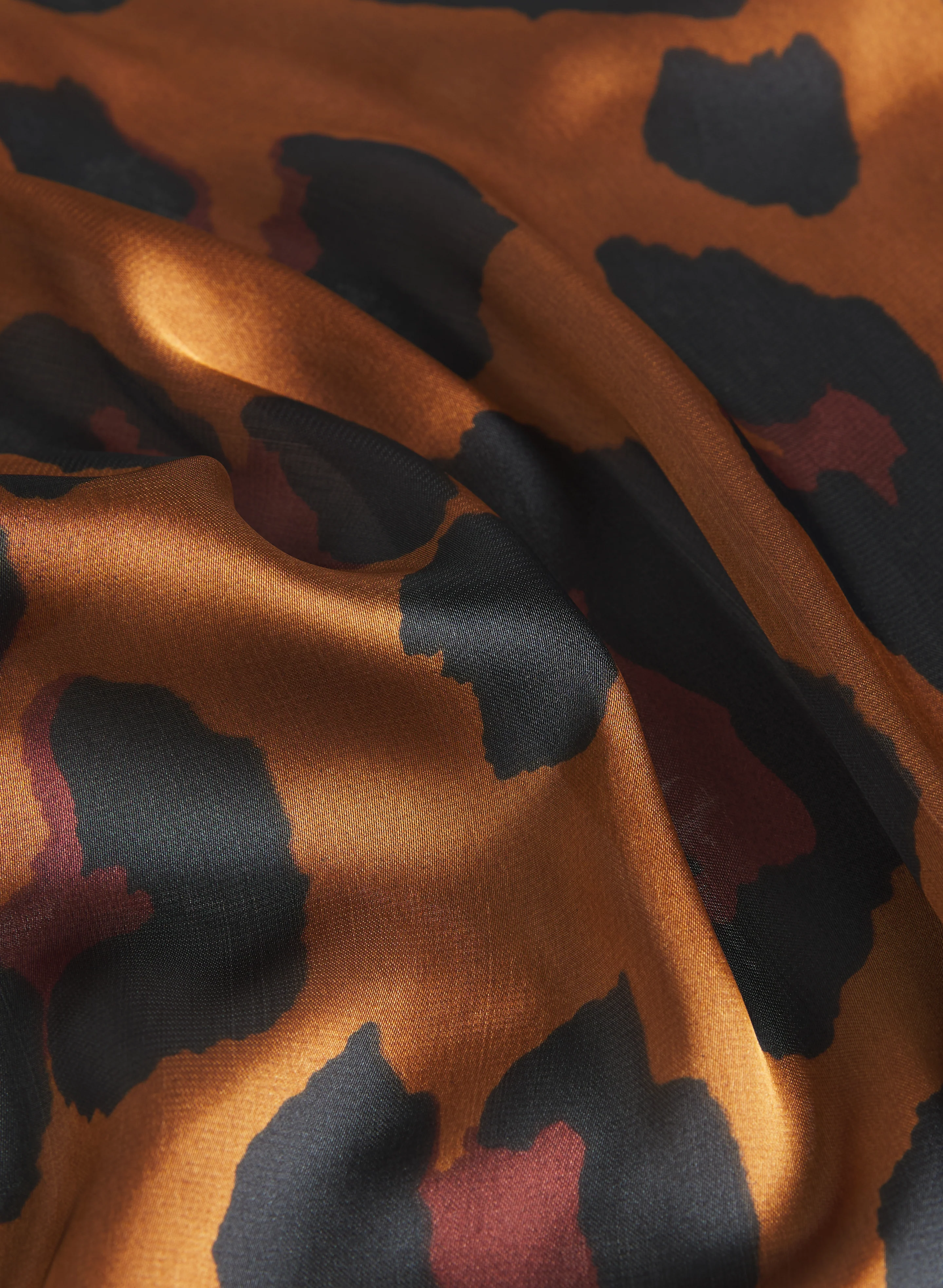 14726-leopard-print-scarf-2.webp Leopard Print Scarf