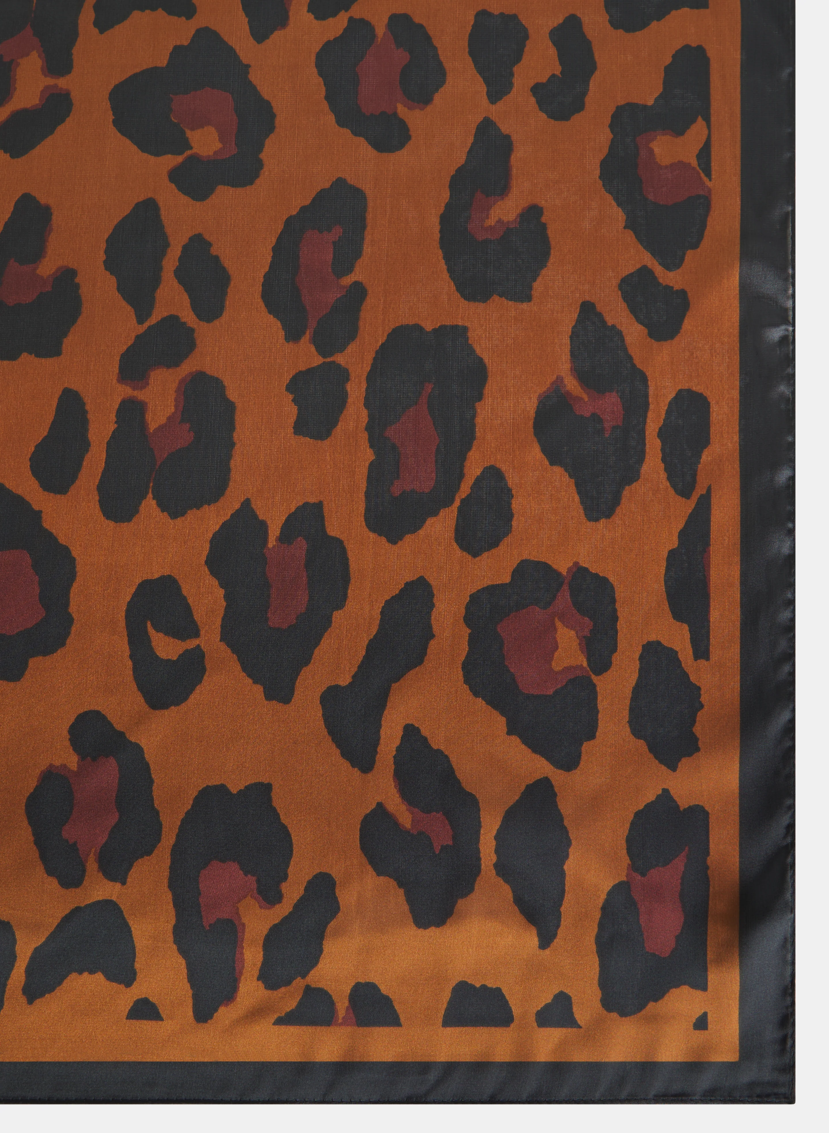 14726-leopard-print-scarf-3.webp Leopard Print Scarf