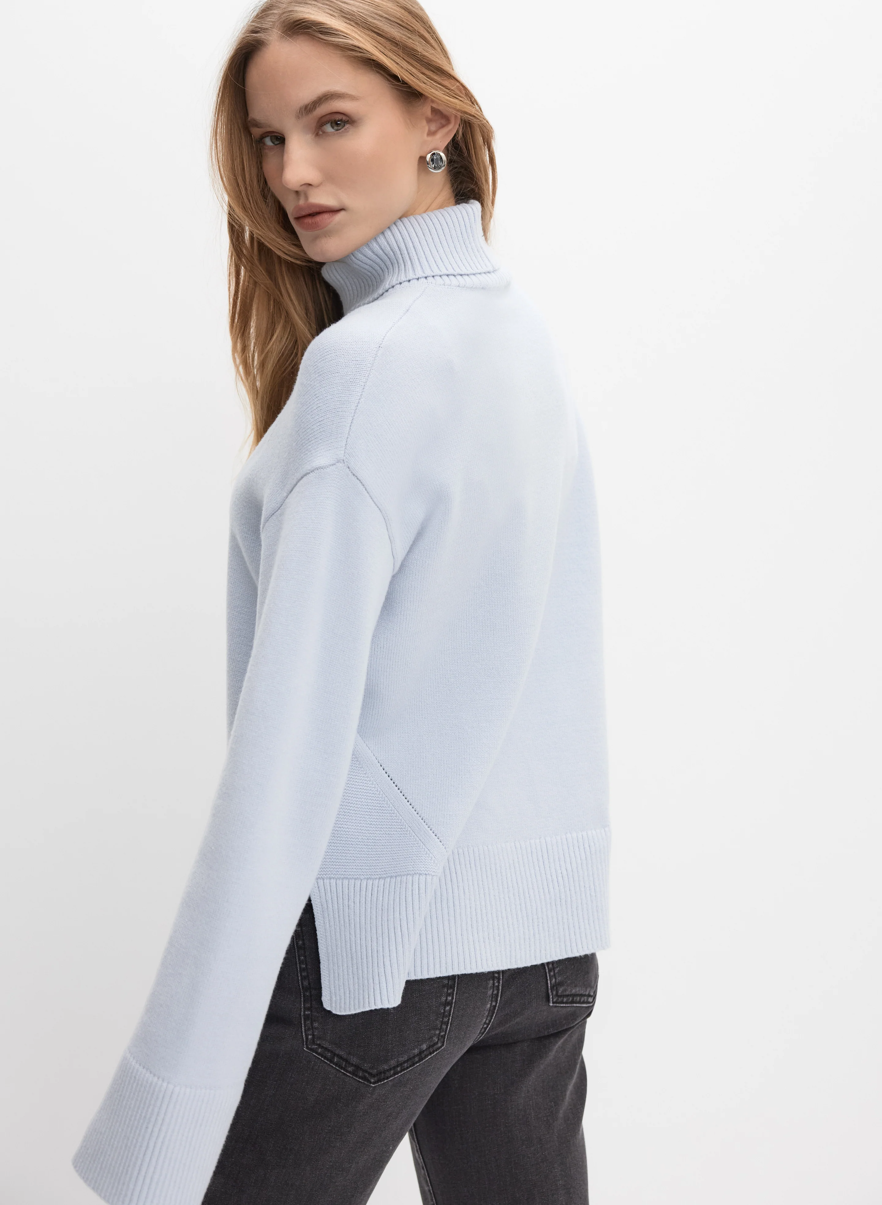 1713-ribbed-detail-turtleneck-sweater-4.webp Ribbed Detail Turtleneck Sweater