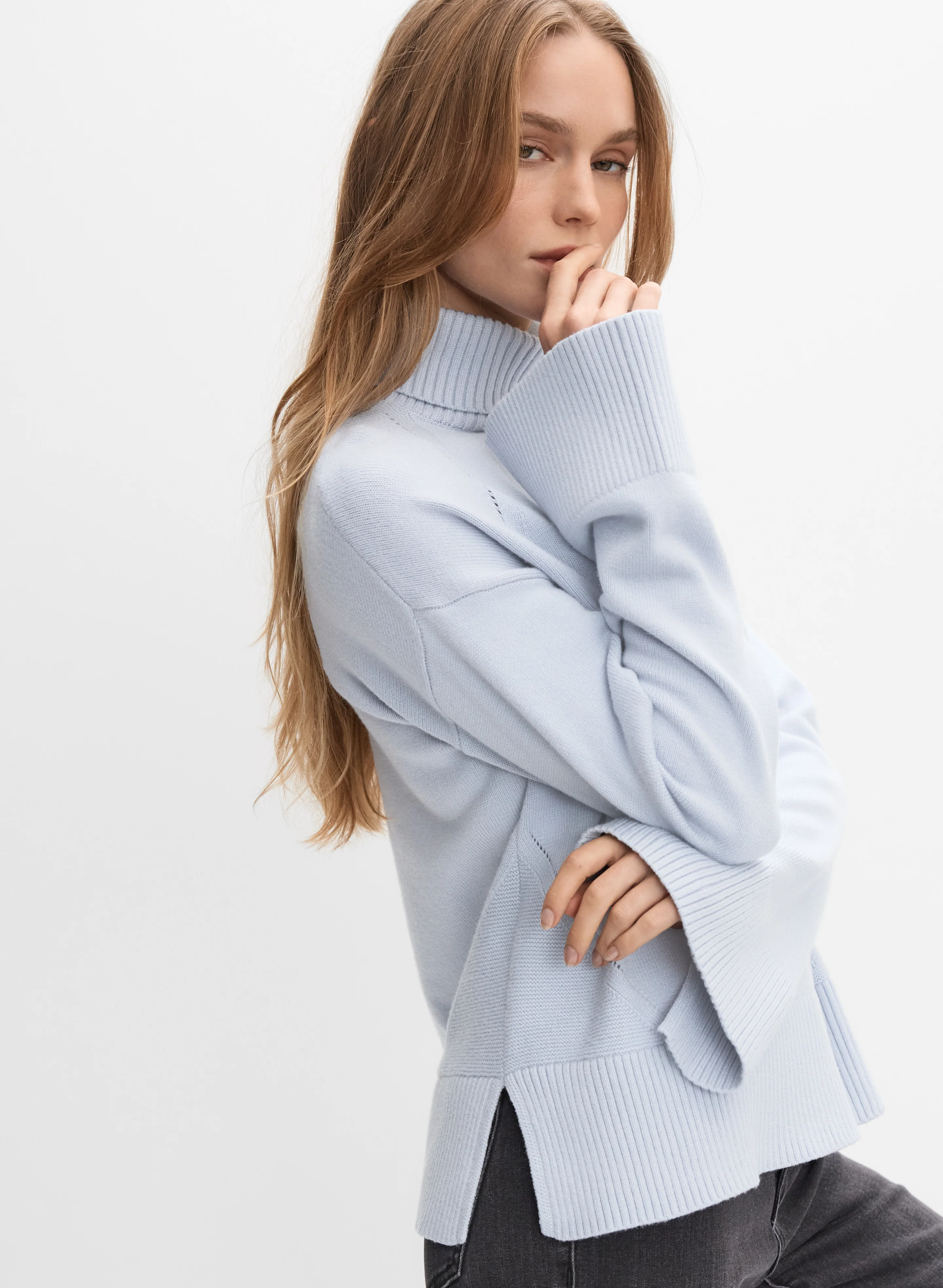 1713-ribbed-detail-turtleneck-sweater-5.webp Ribbed Detail Turtleneck Sweater