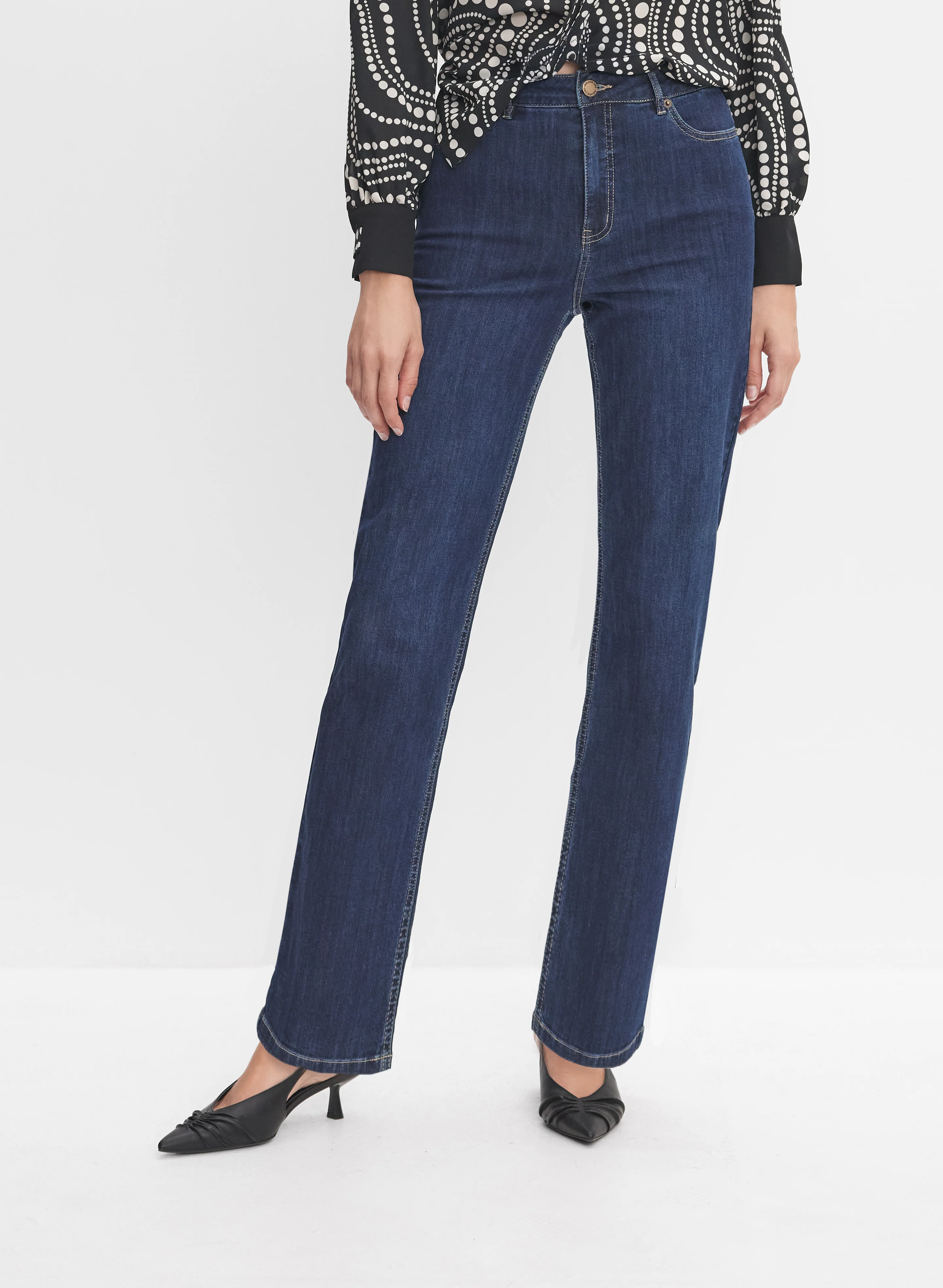 2365-straight-leg-jeans-1.webp Straight-Leg Jeans