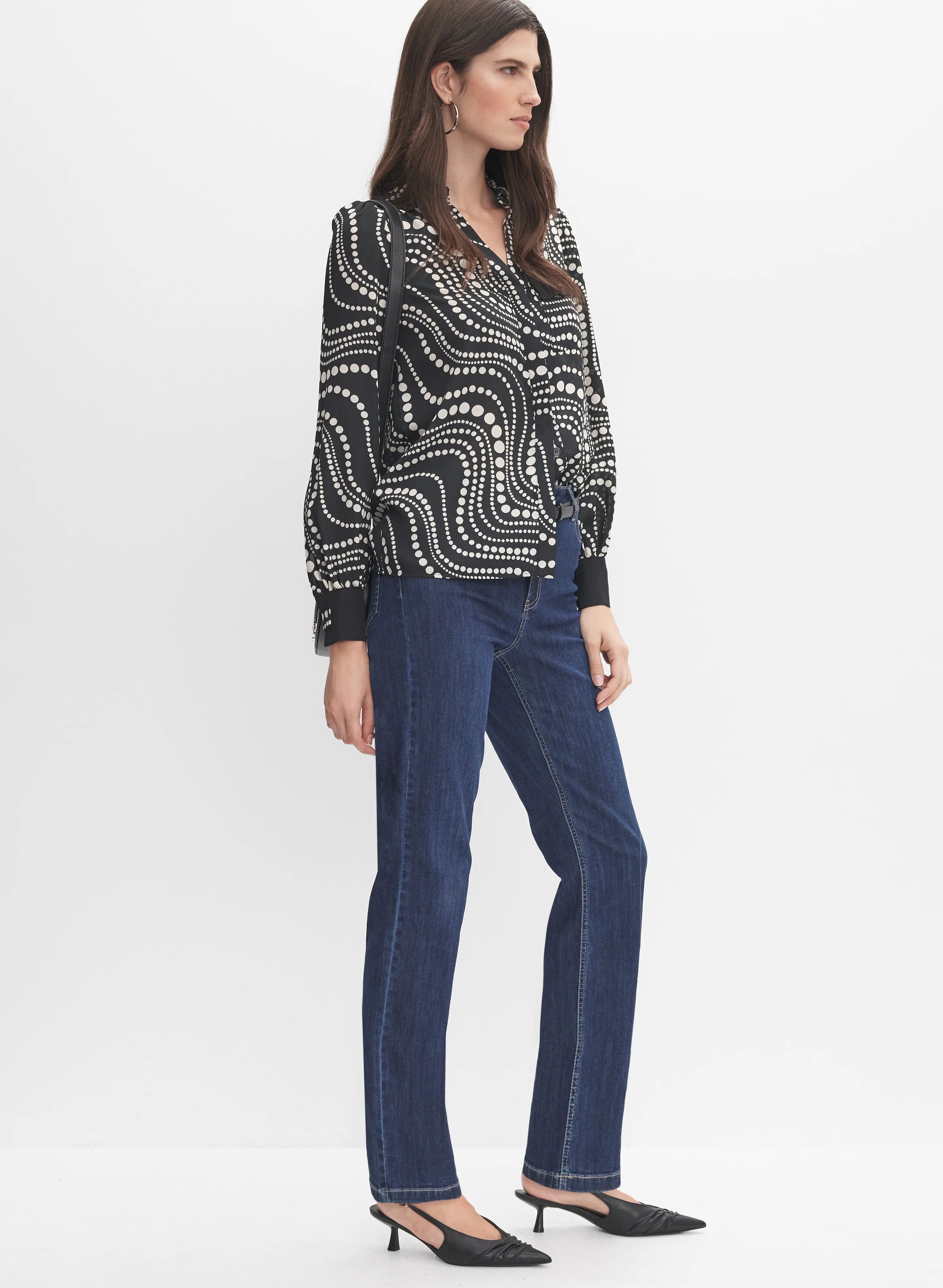 2365-straight-leg-jeans-5.webp Straight-Leg Jeans