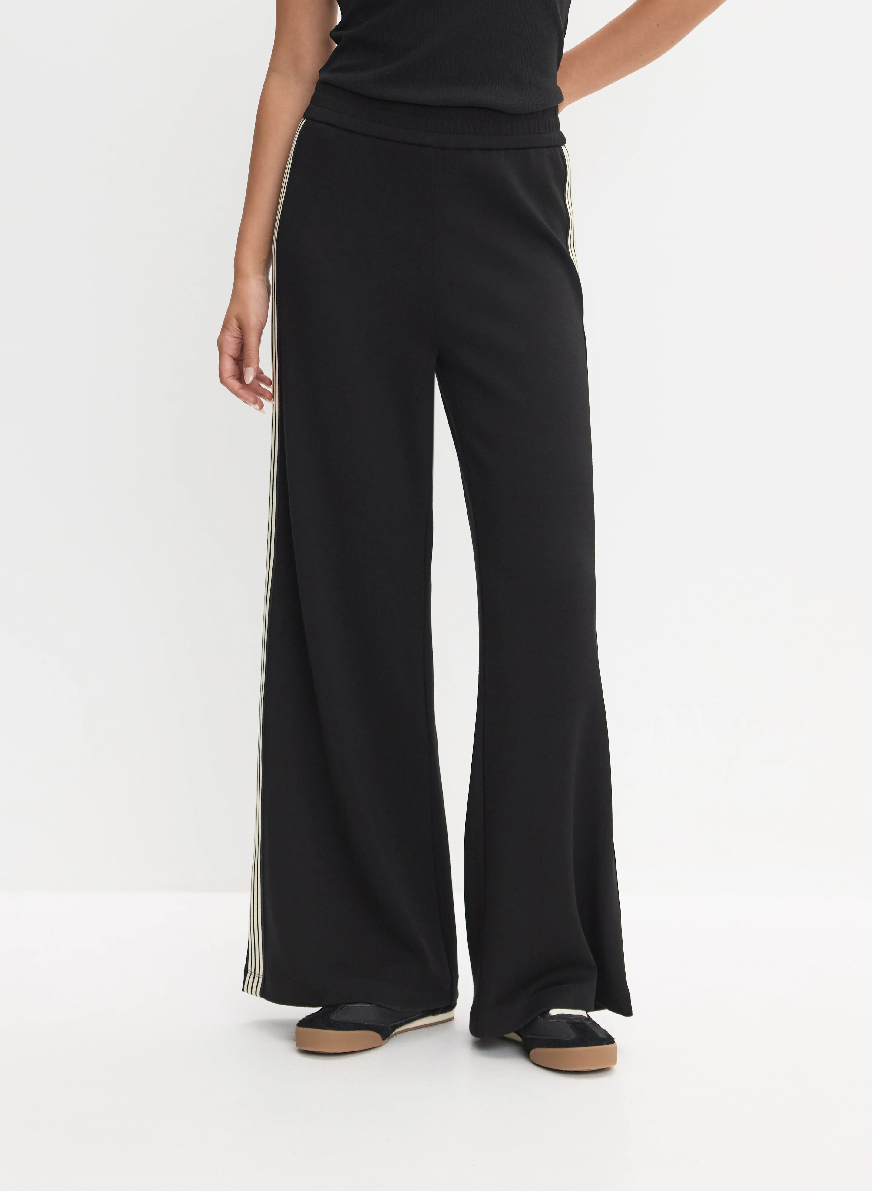 Contrast Striped Trim Pants