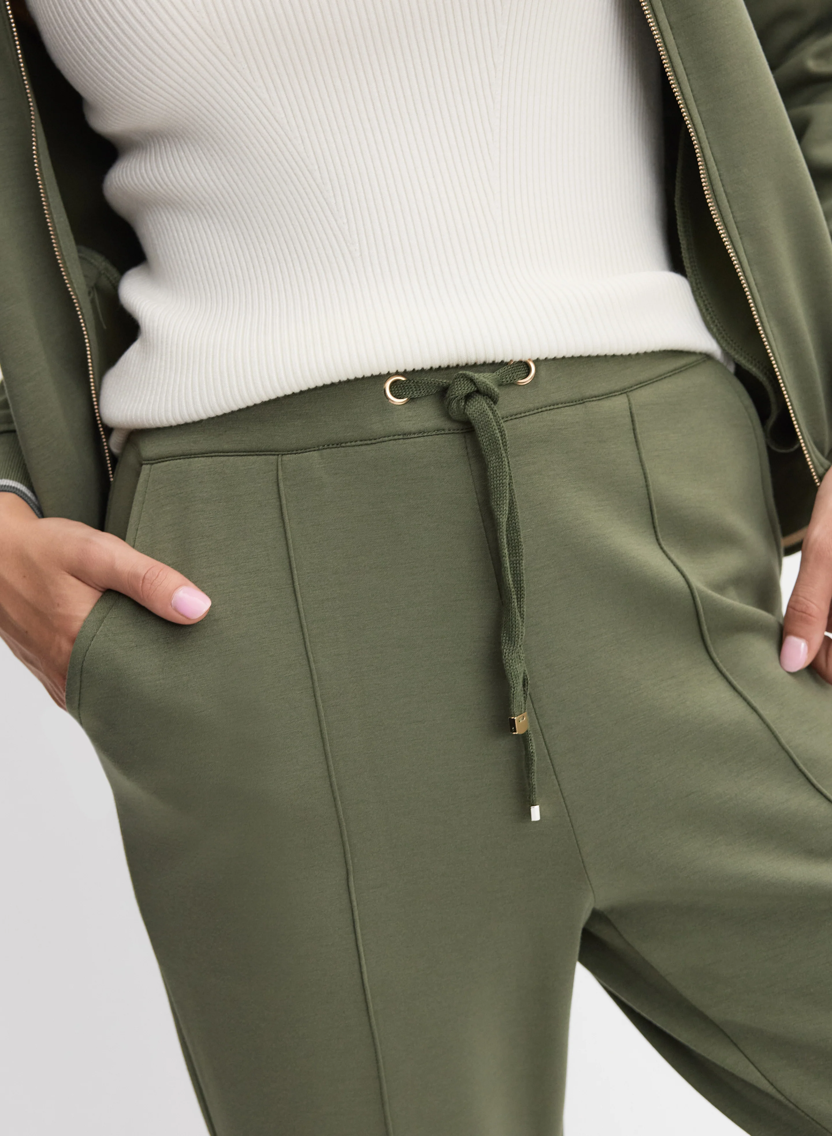 2454-drawstring-waist-straight-leg-pants-4.webp Drawstring Waist Straight-Leg Pants