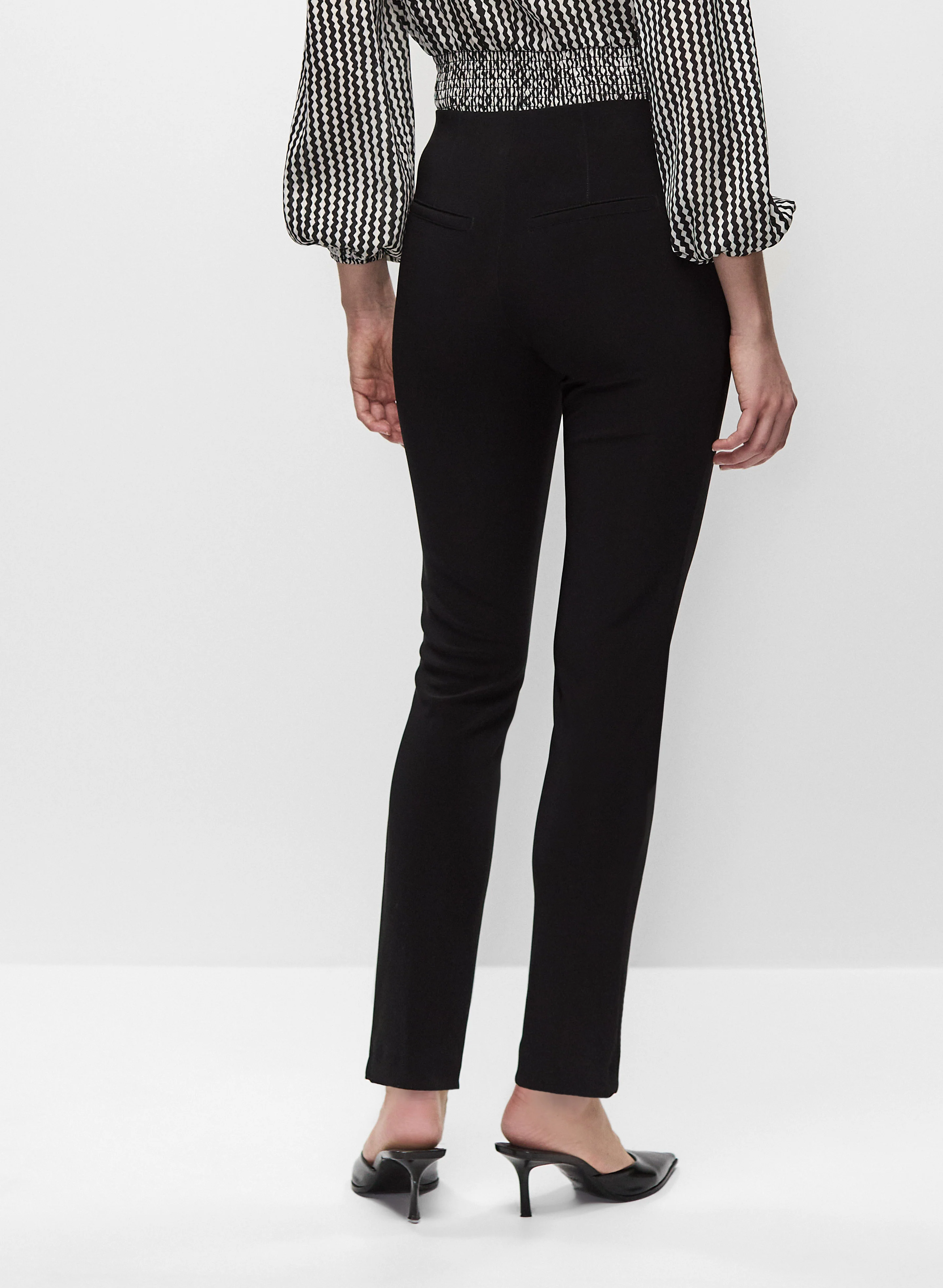 2654-joseph-ribkoff-tapered-pull-on-pants-2.webp Joseph Ribkoff – Tapered Pull On Pants
