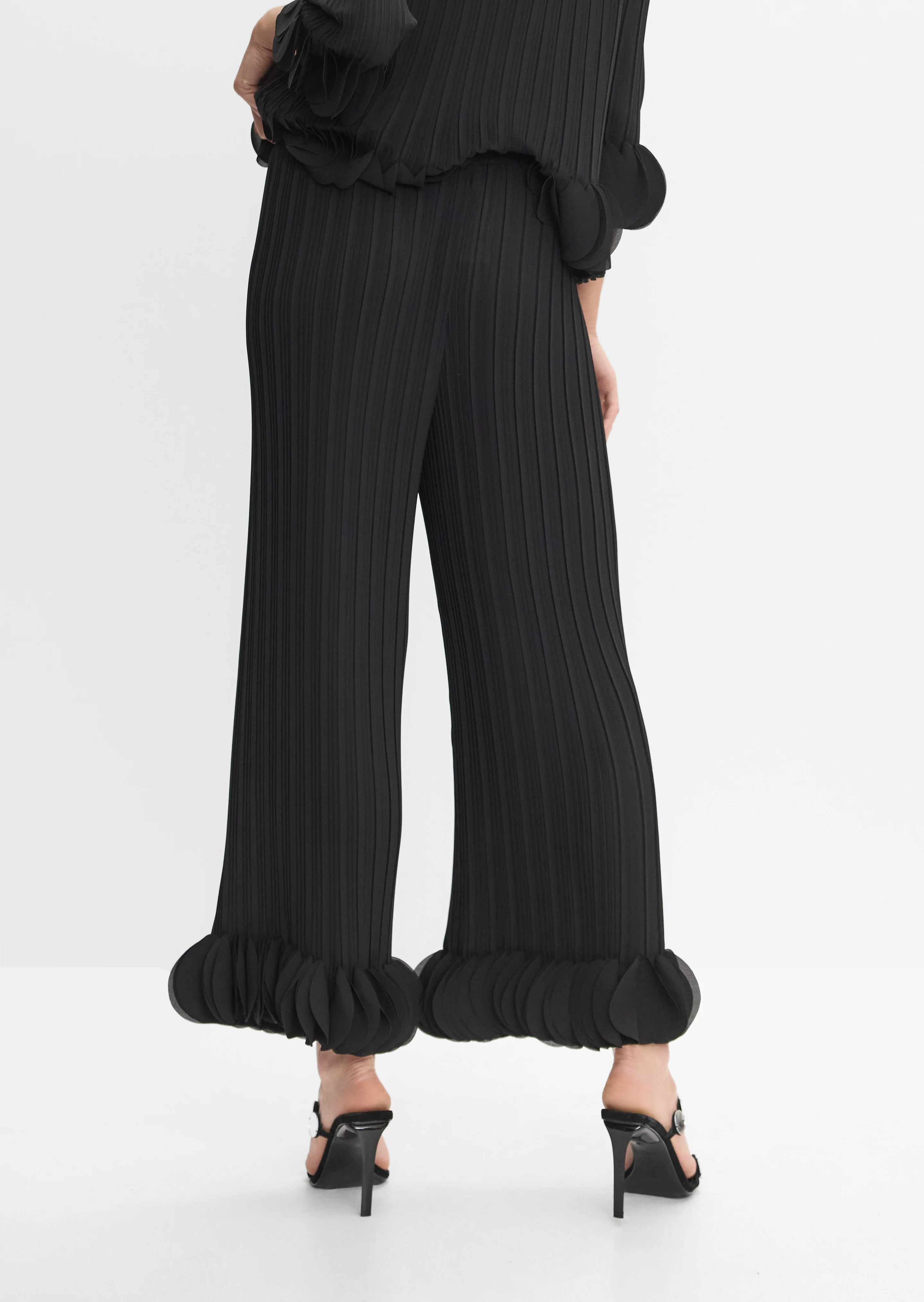 2702-joseph-ribkoff-pleated-straight-leg-pants-2.webp Joseph Ribkoff - Pleated Straight-Leg Pants