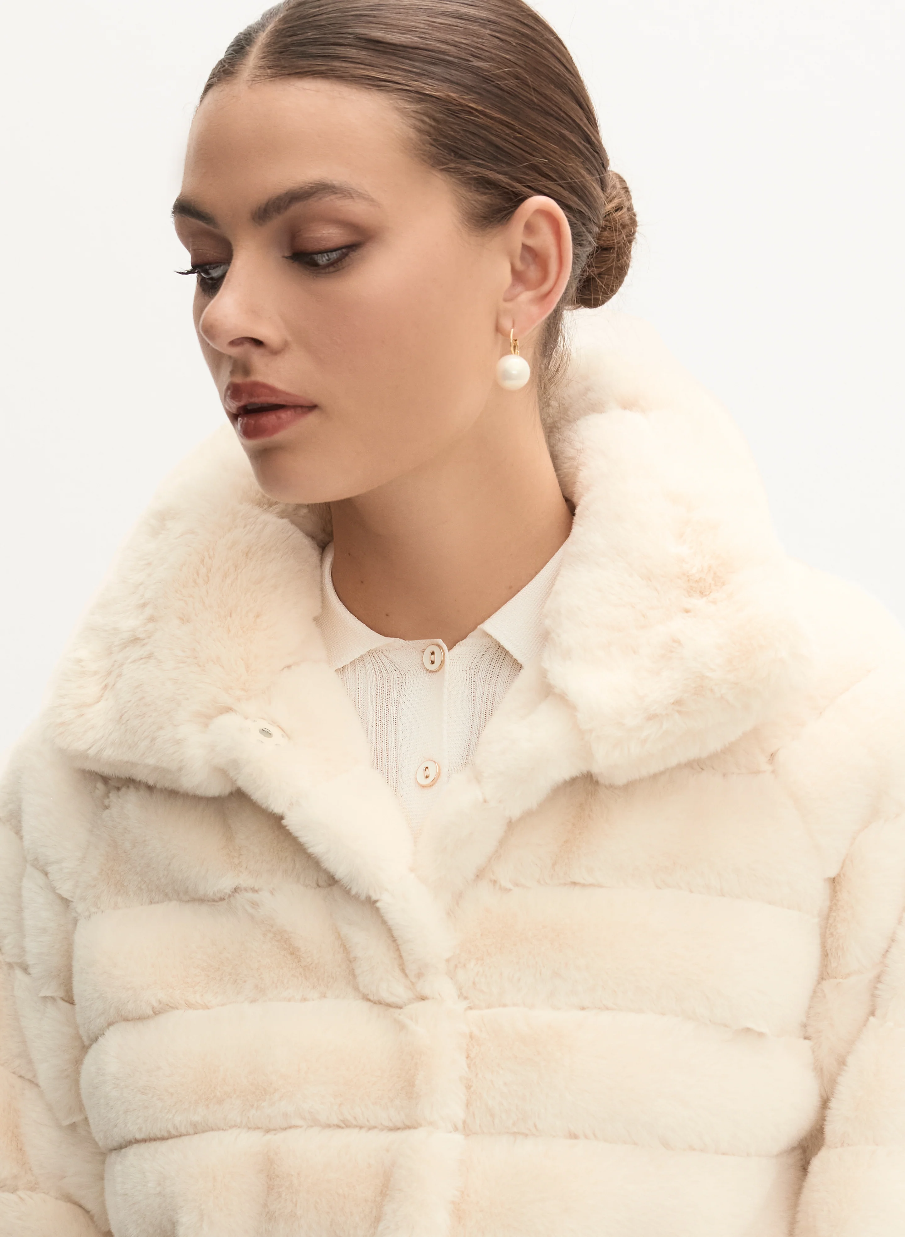 3374-stand-neck-faux-fur-coat-5.webp Stand Neck Faux Fur Coat
