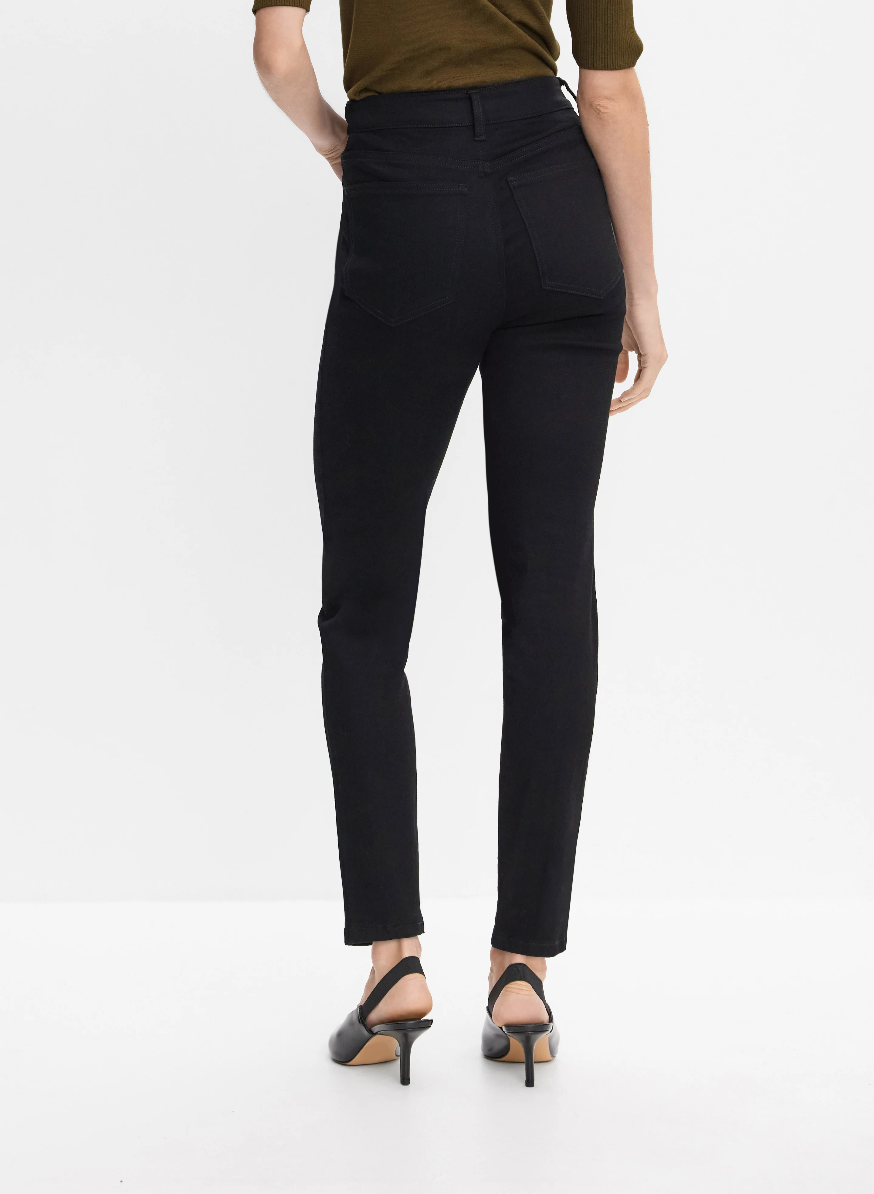 3797-slim-leg-jeans-2.webp Slim-Leg Jeans