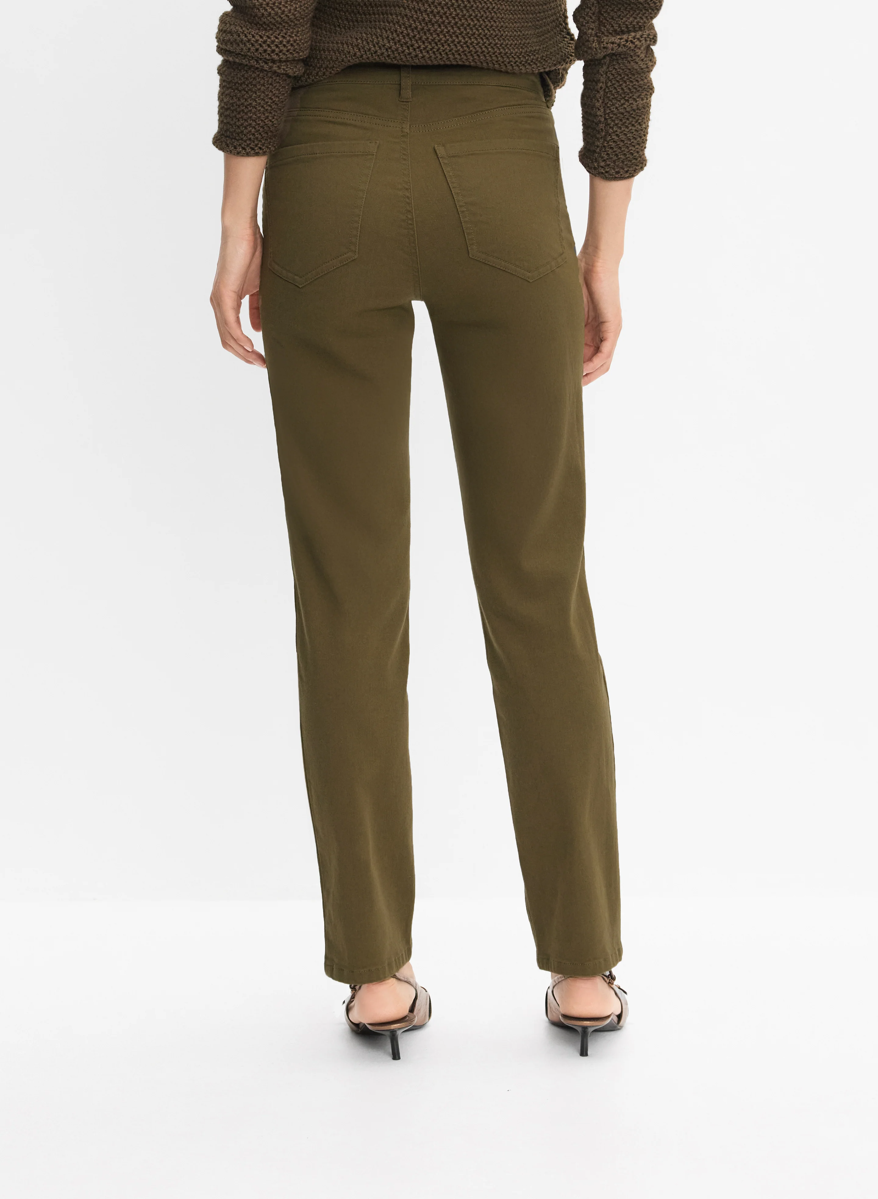 3863-straight-leg-jeans-2.webp Straight-Leg Jeans