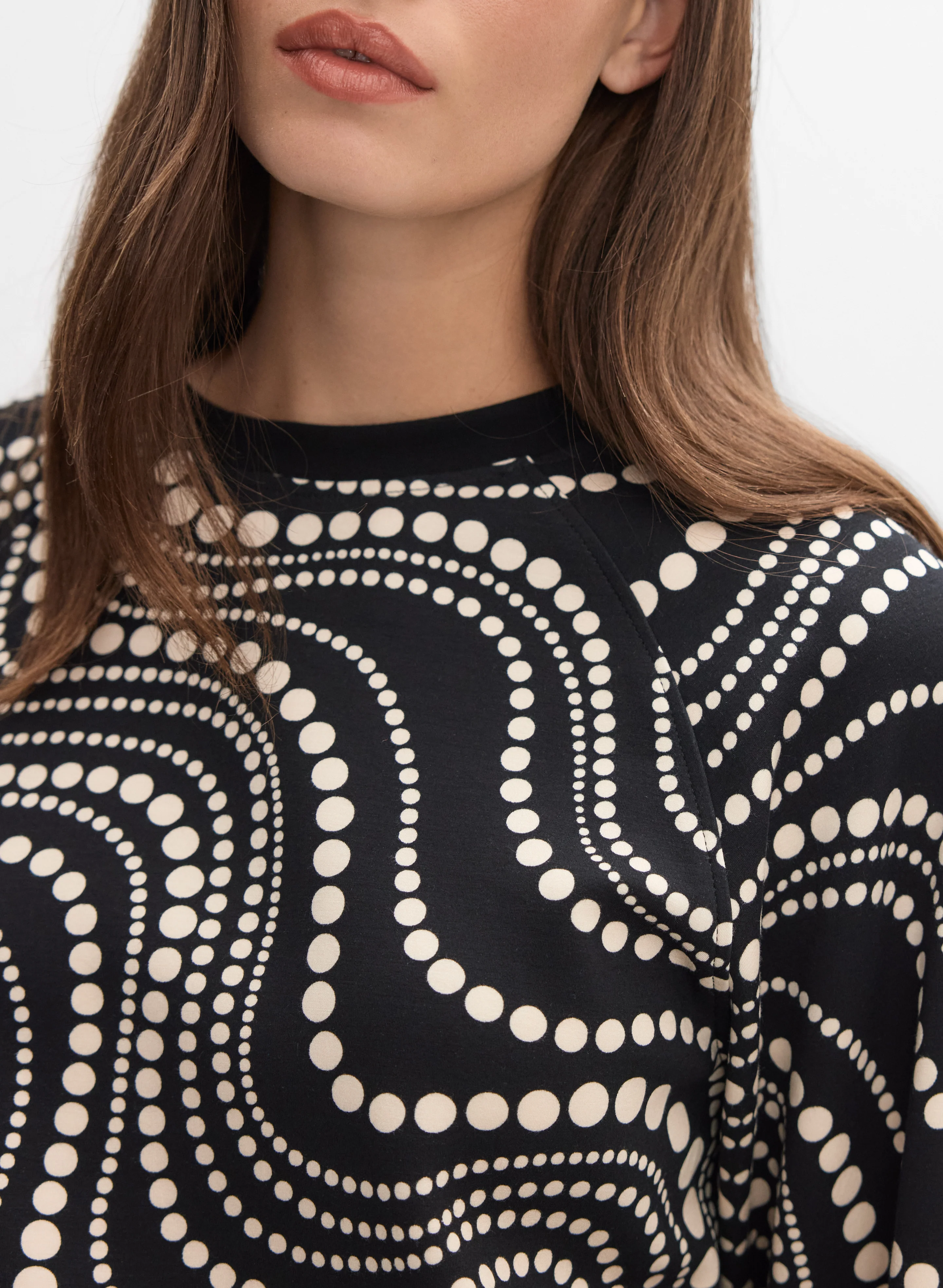 4071-dot-print-sweatshirt-2.webp Dot Print Sweatshirt