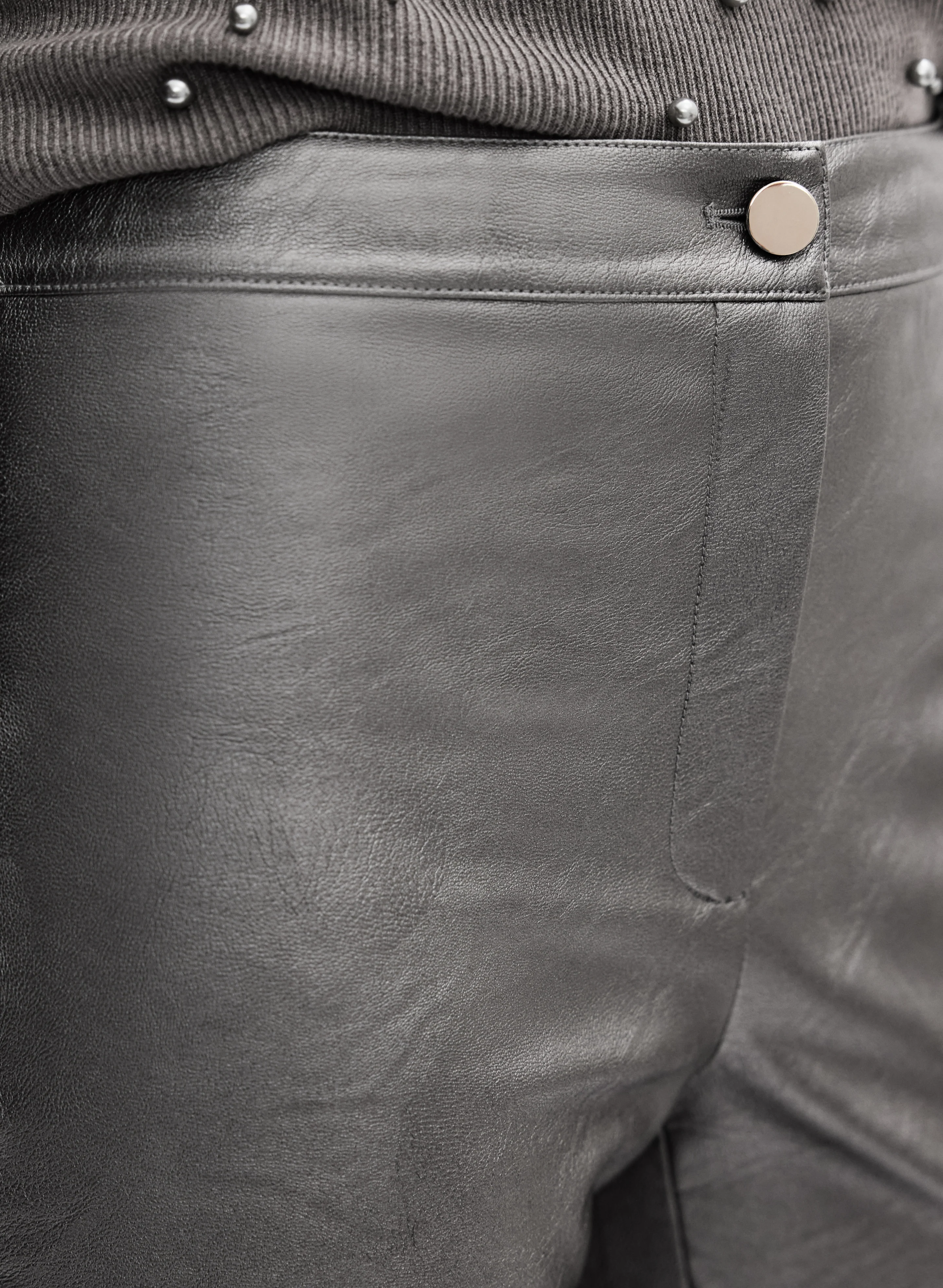 4171-metallic-vegan-leather-straight-leg-pants-4.webp Metallic Vegan Leather Straight-Leg Pants