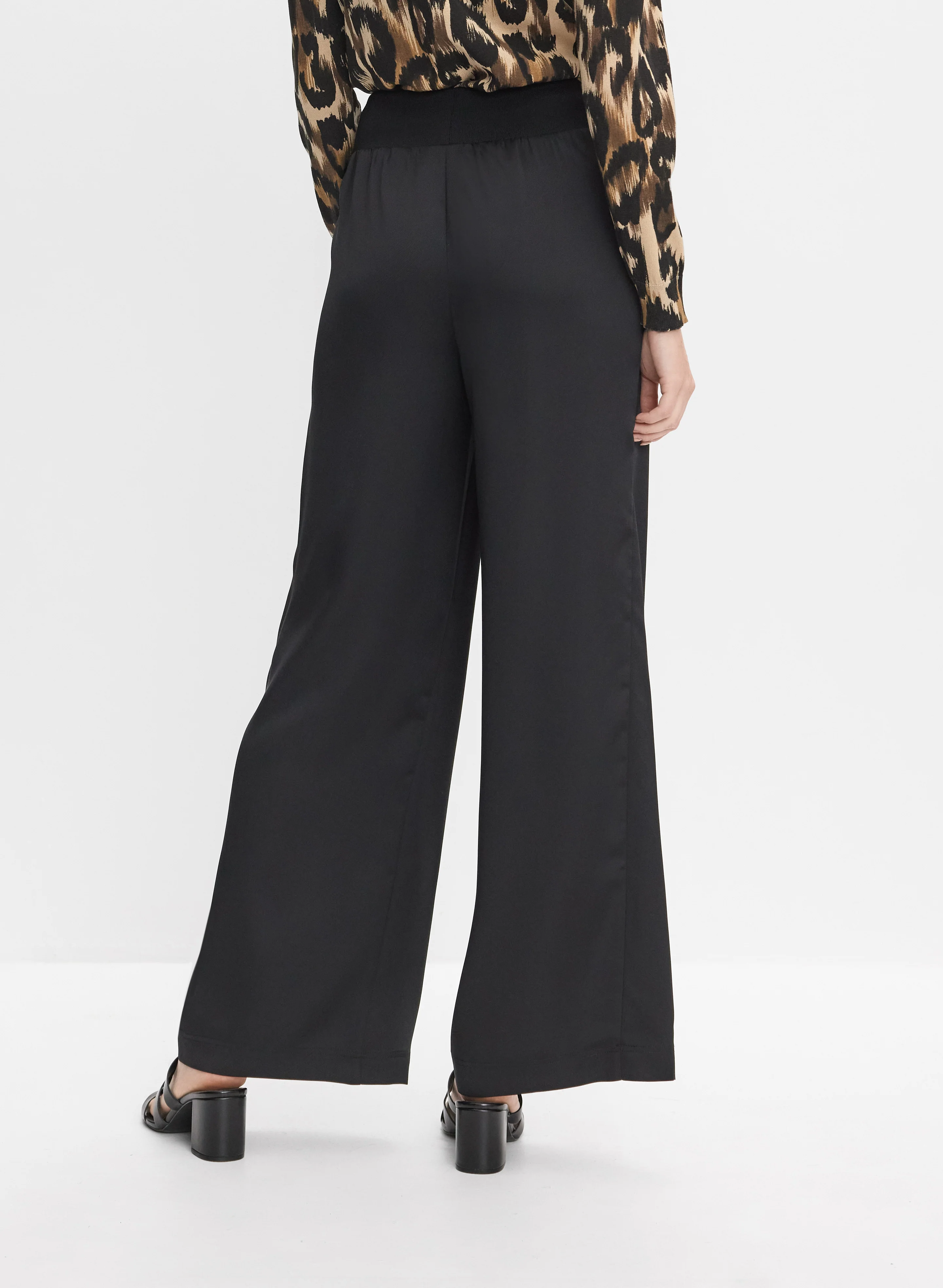 4744-ribbed-waist-wide-leg-pants-2.webp Ribbed Waist Wide-Leg Pants