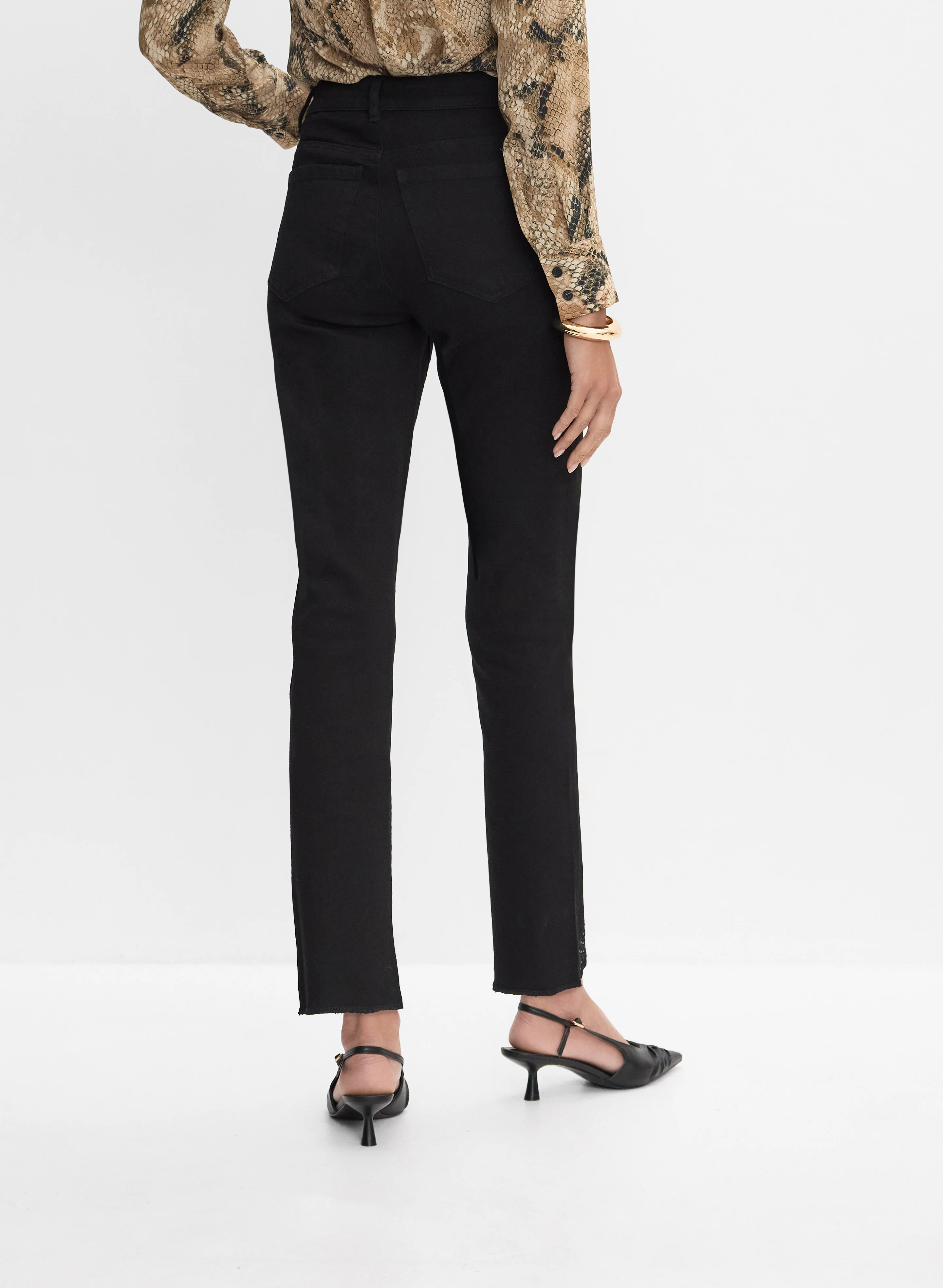 4766-leaf-embroidered-straight-leg-jeans-2.webp Leaf Embroidered Straight-Leg Jeans