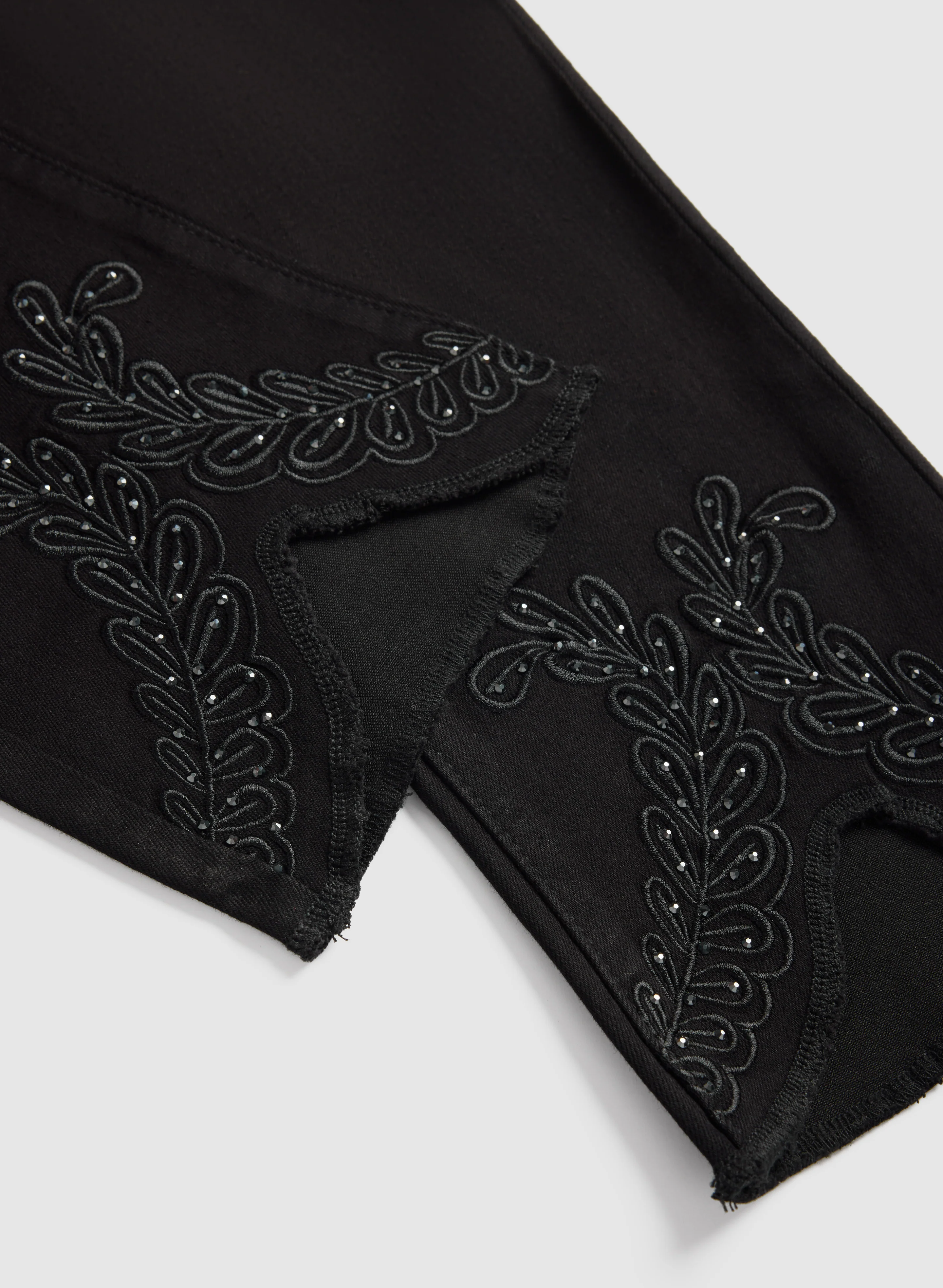 4766-leaf-embroidered-straight-leg-jeans-7.webp Leaf Embroidered Straight-Leg Jeans
