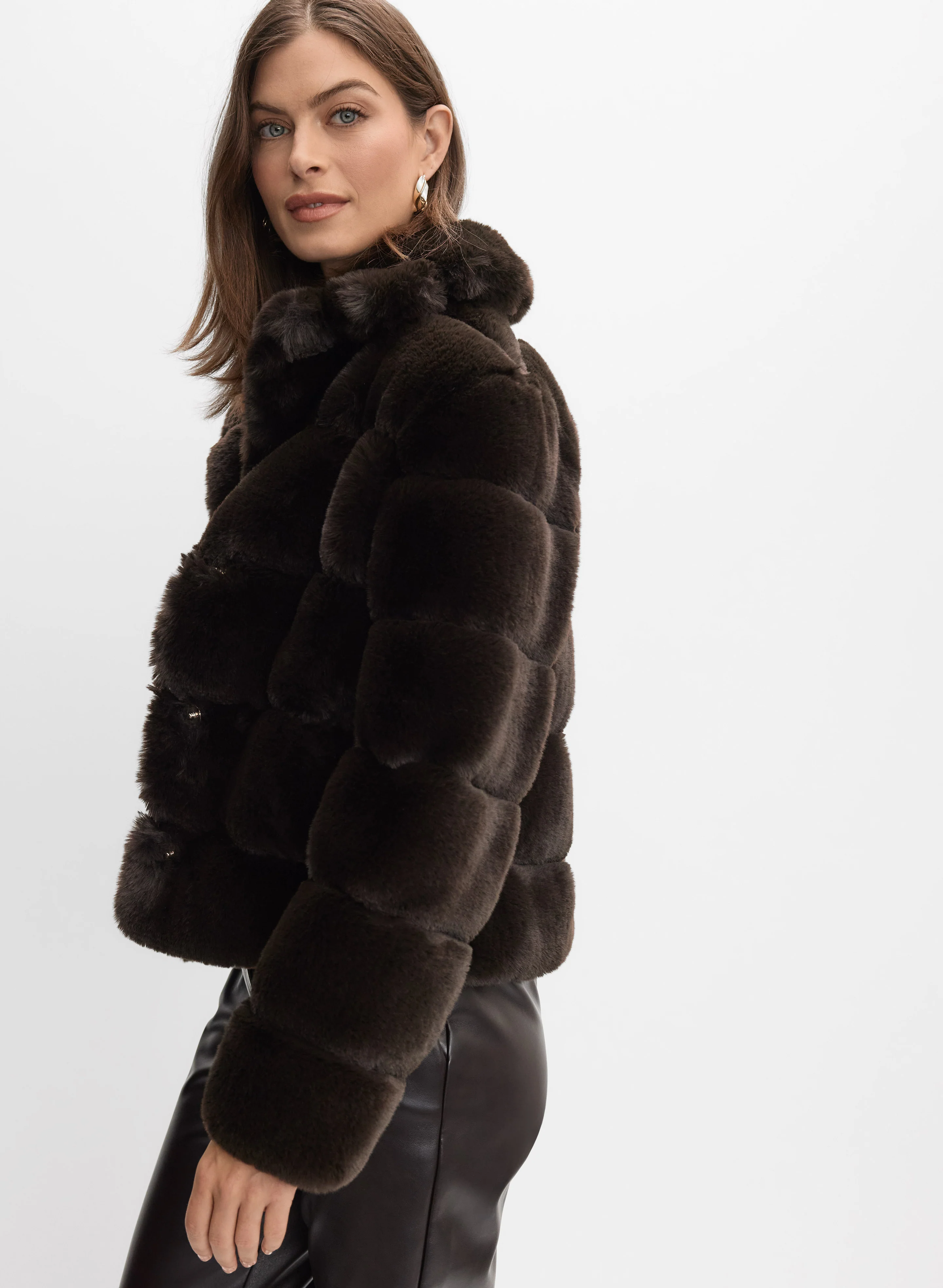 505-ribbed-faux-fur-coat-5.webp Ribbed Faux Fur Coat