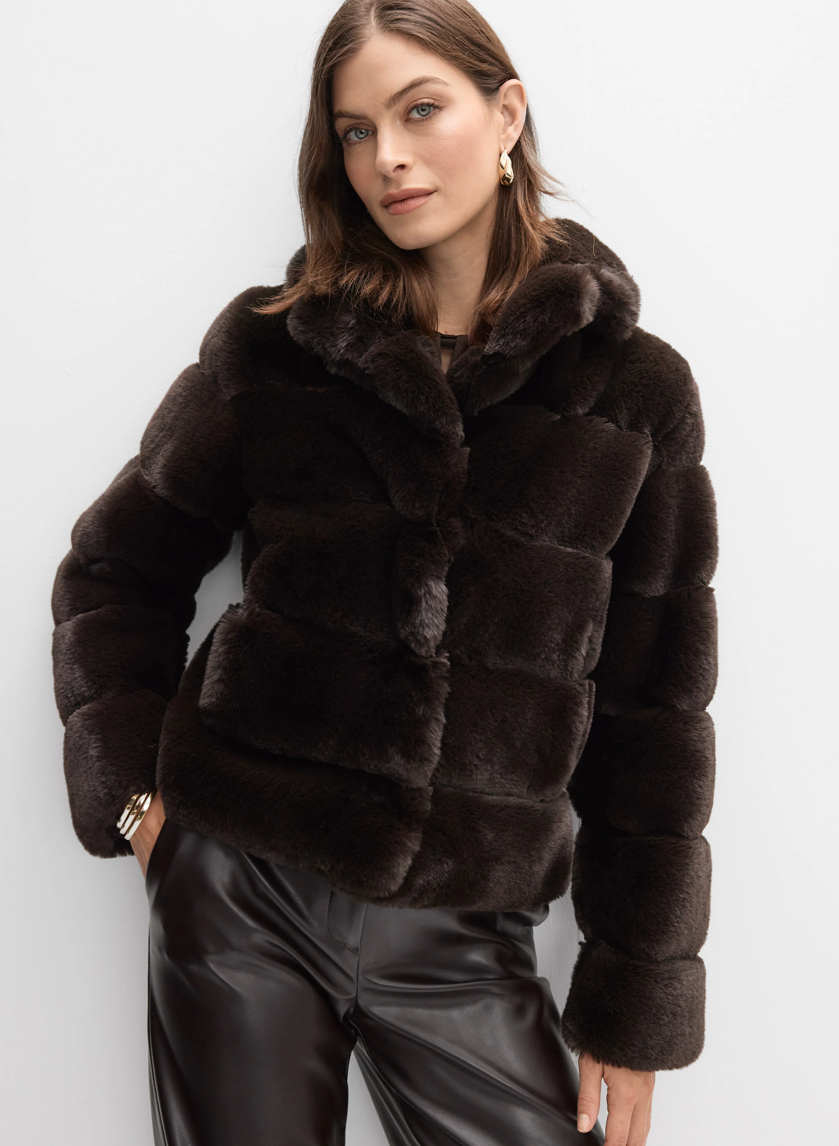 505-ribbed-faux-fur-coat-8.webp Ribbed Faux Fur Coat
