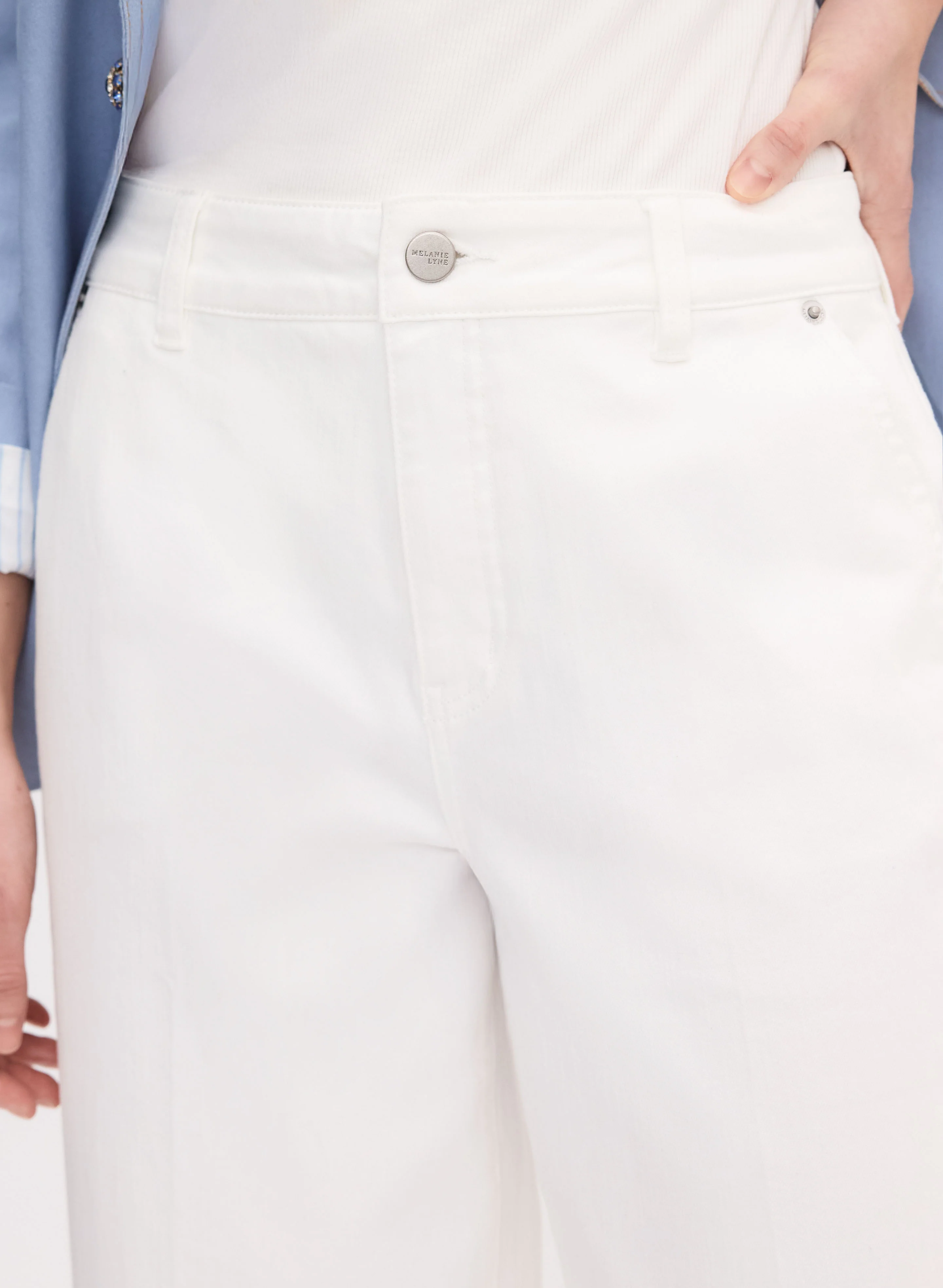 5529-patch-pocket-wide-leg-culotte-jeans-4.webp Patch Pocket Wide-Leg Culotte Jeans