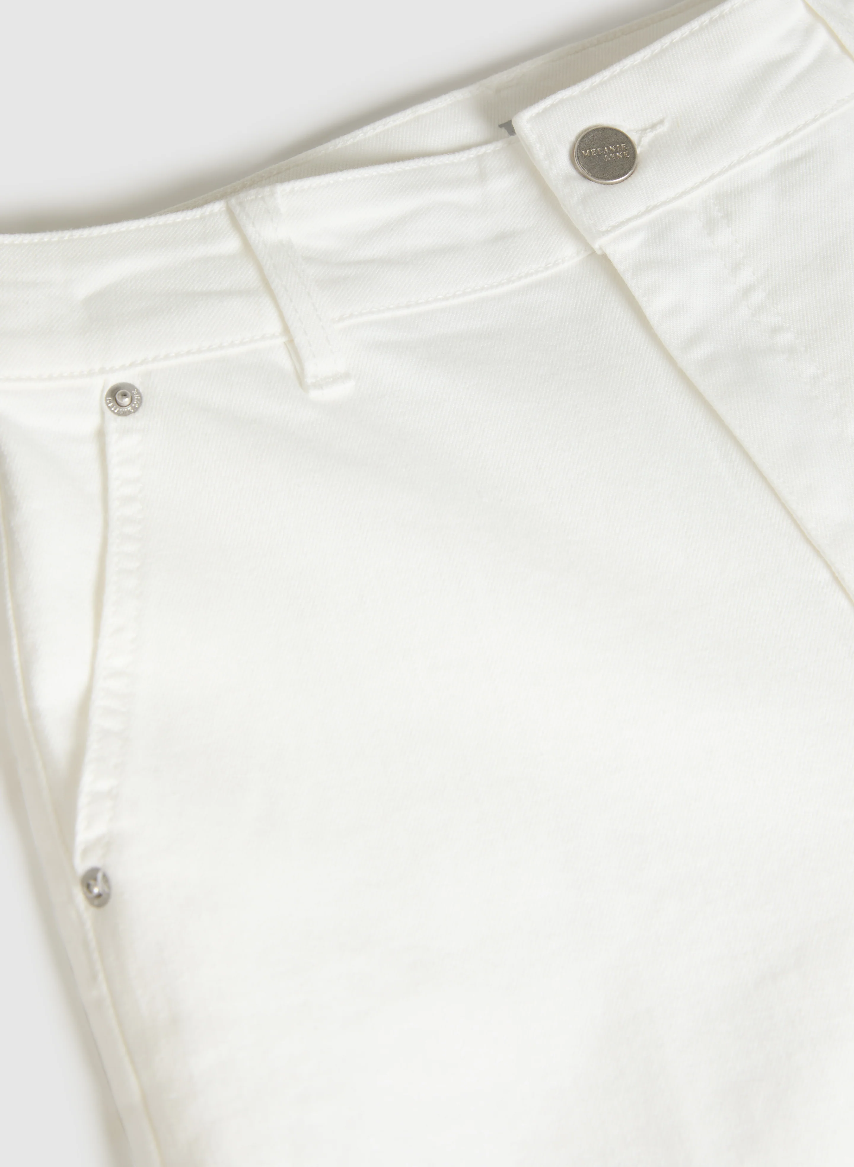 5529-patch-pocket-wide-leg-culotte-jeans-7.webp Patch Pocket Wide-Leg Culotte Jeans