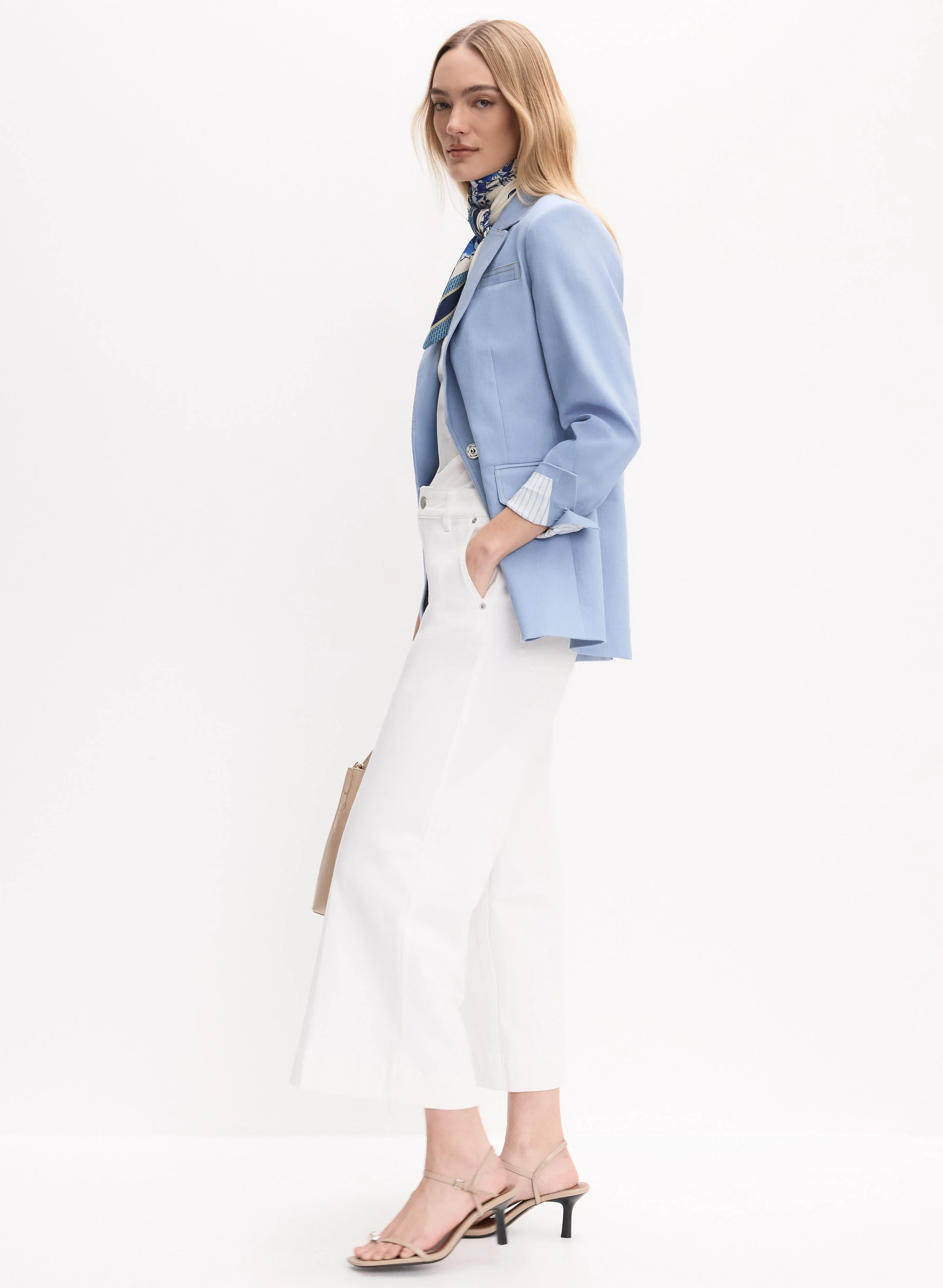 5529-patch-pocket-wide-leg-culotte-jeans-8.webp Patch Pocket Wide-Leg Culotte Jeans