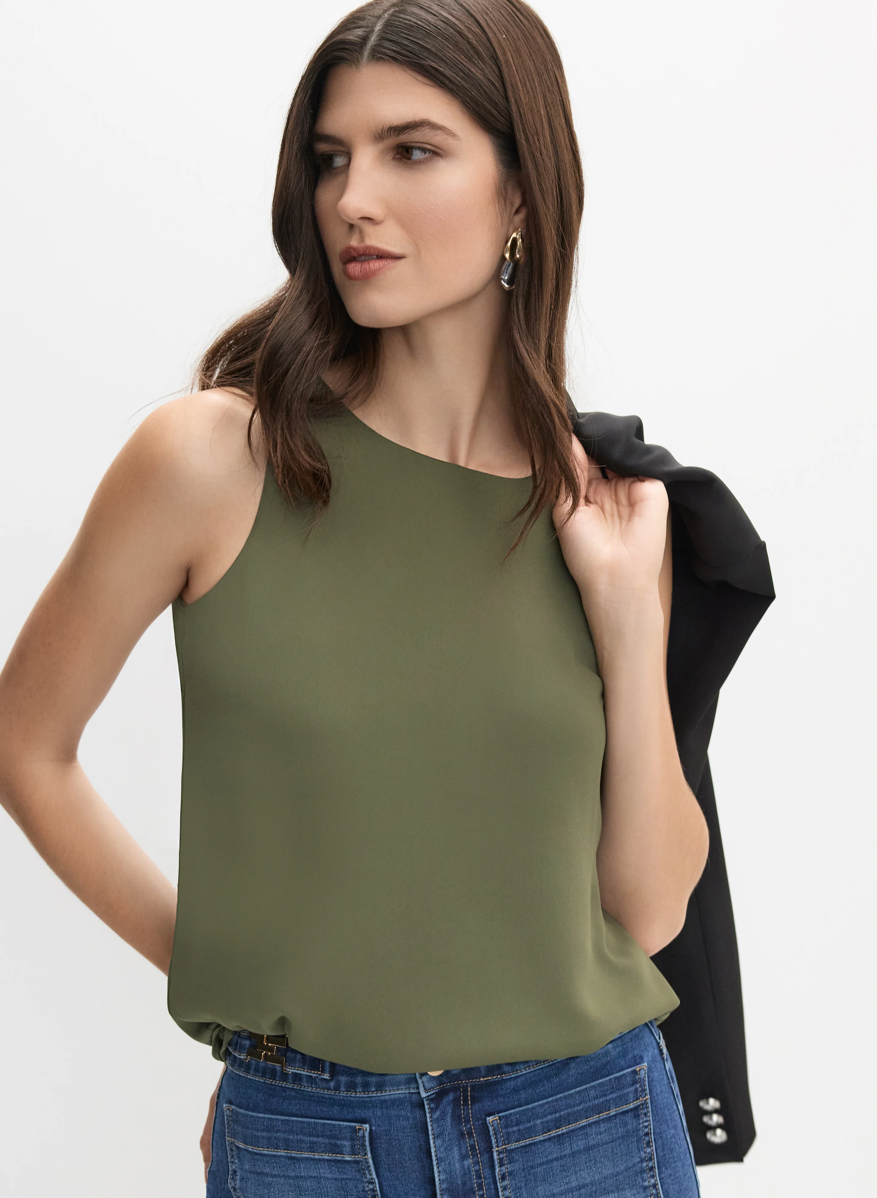 5596-sleeveless-crepe-blouse-1.webp Sleeveless Crepe Blouse