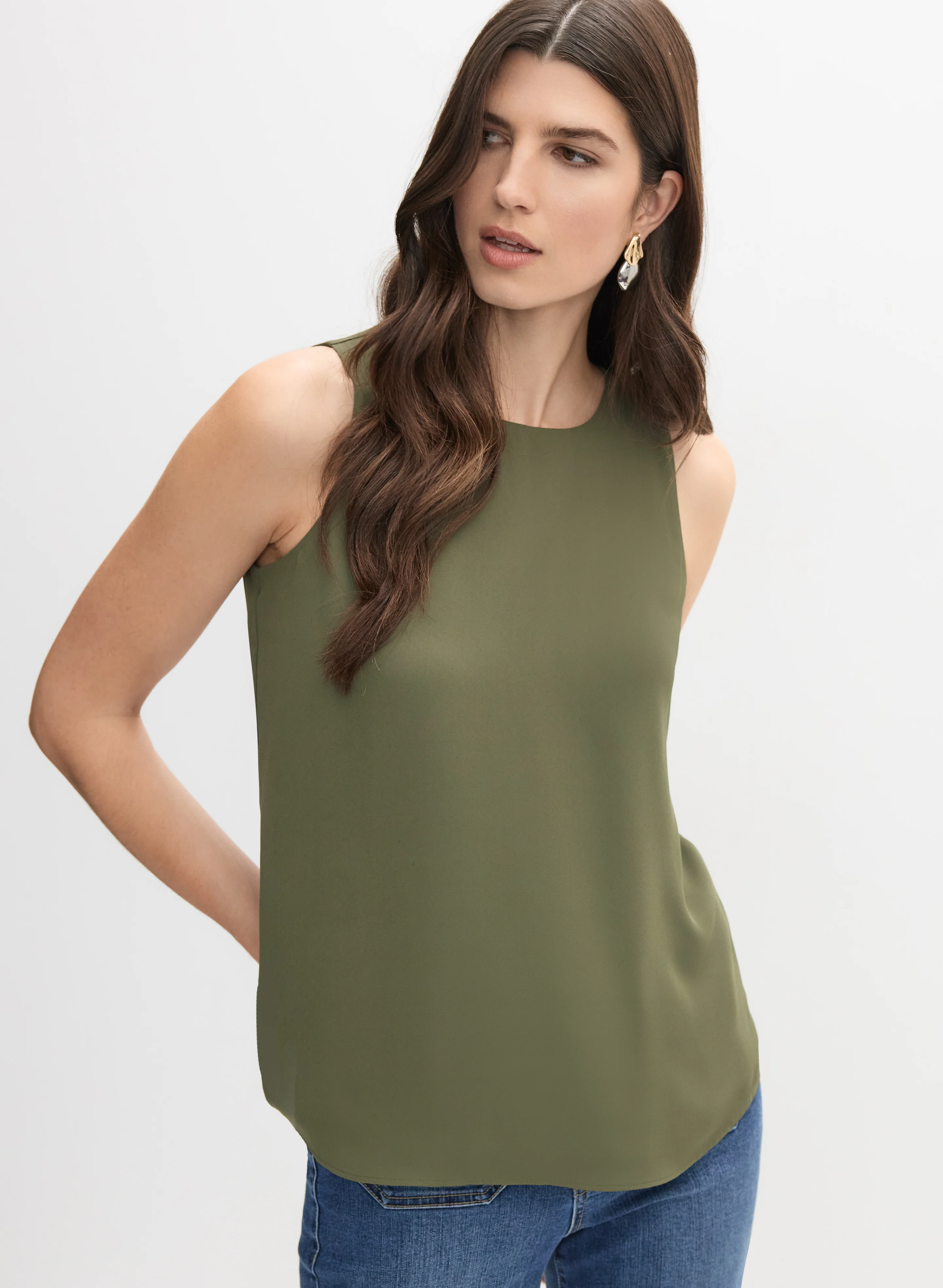 5596-sleeveless-crepe-blouse-5.webp Sleeveless Crepe Blouse
