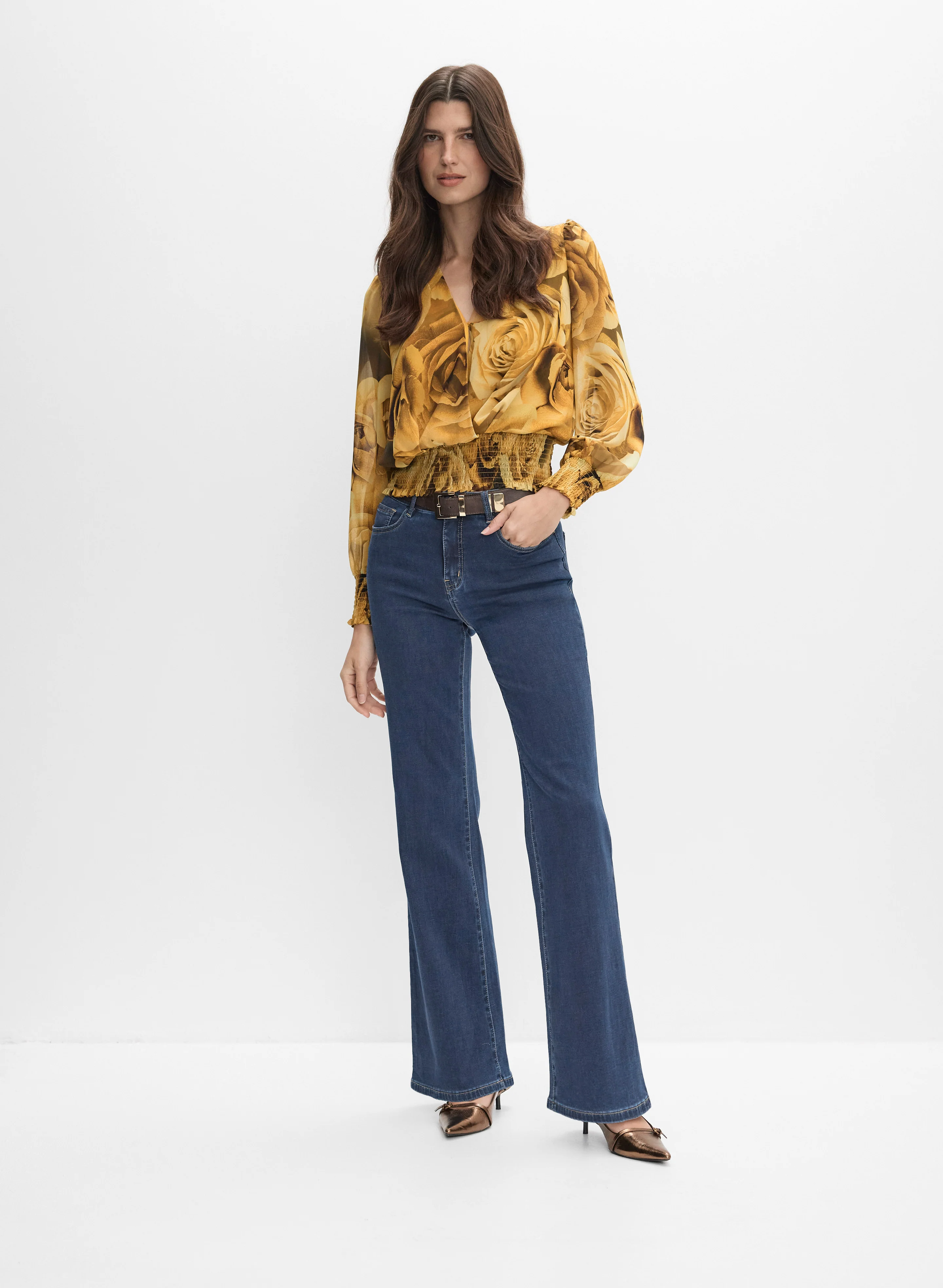 671-flare-leg-jeans-3.webp Flare-Leg Jeans