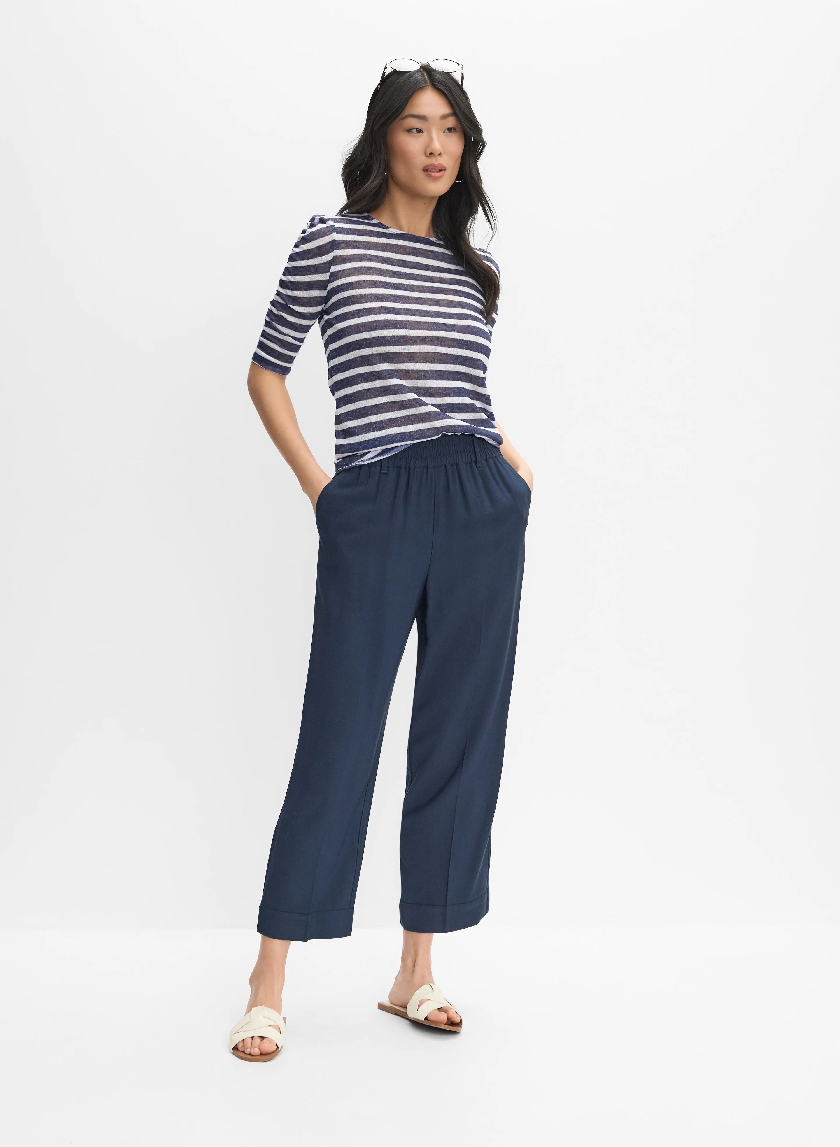 6814-elastic-waist-capris-3.webp Elastic Waist Capris