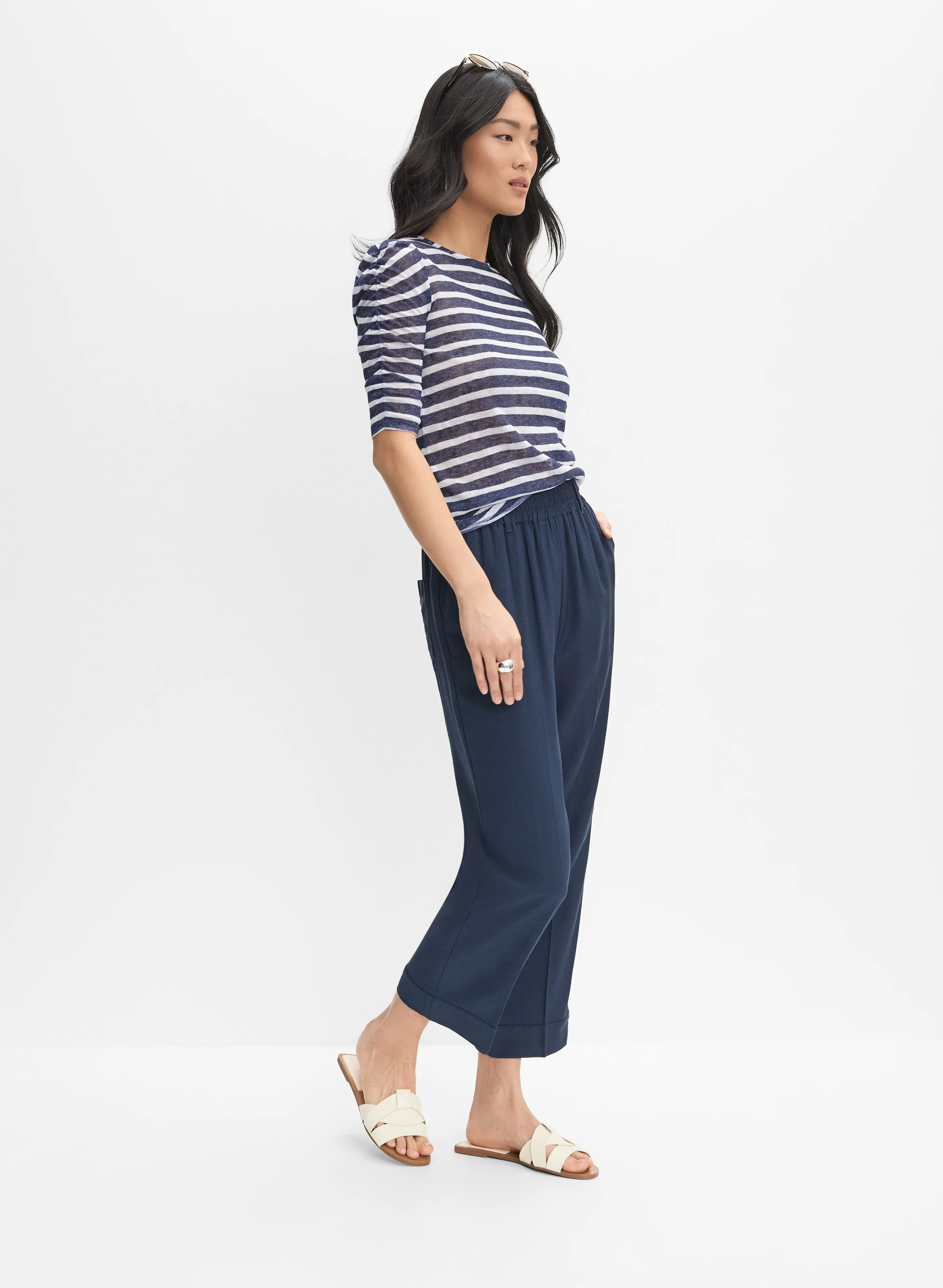 6814-elastic-waist-capris-5.webp Elastic Waist Capris