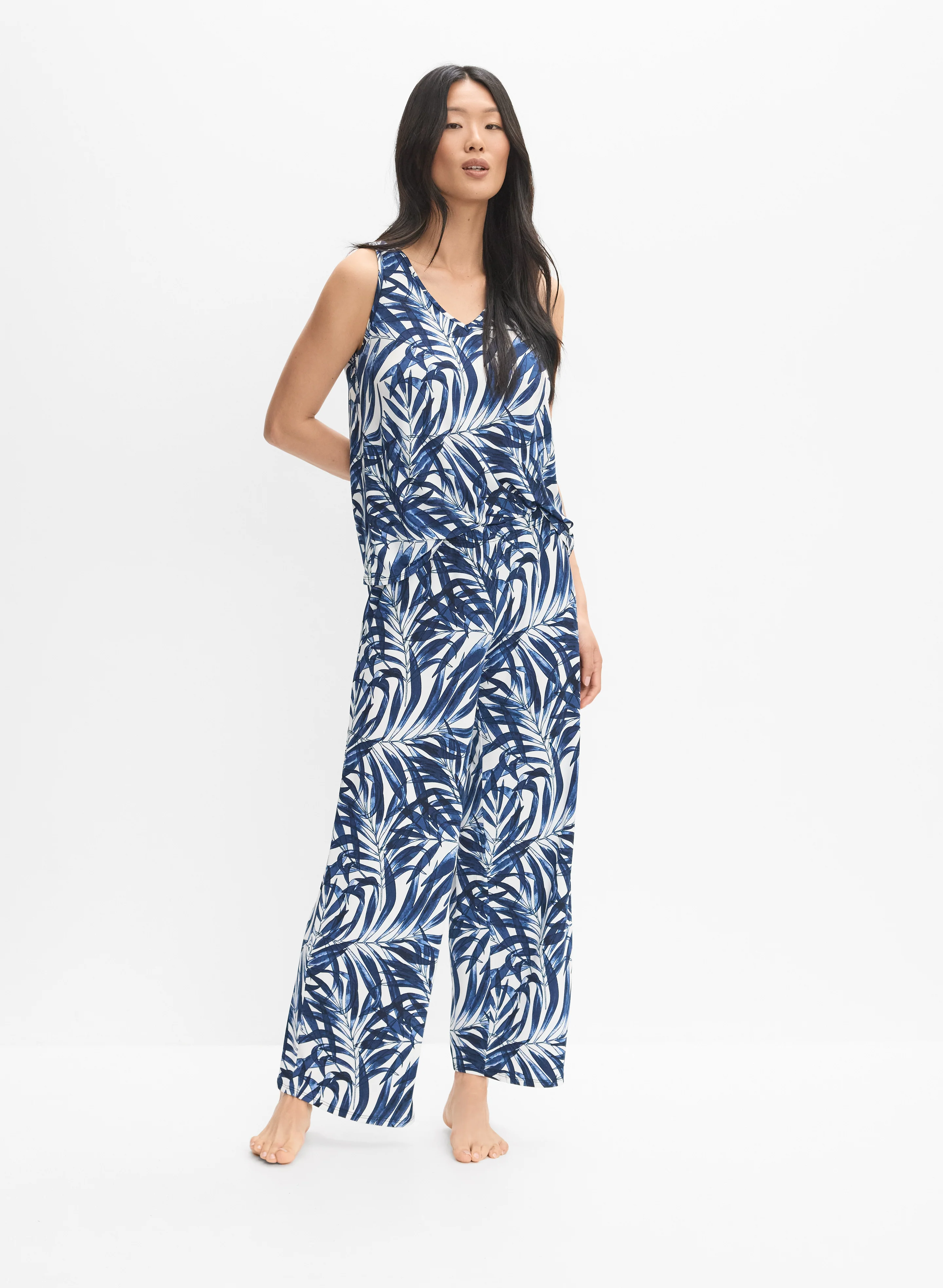 7752-palm-print-pyjama-set-1.webp Palm Print Pyjama Set