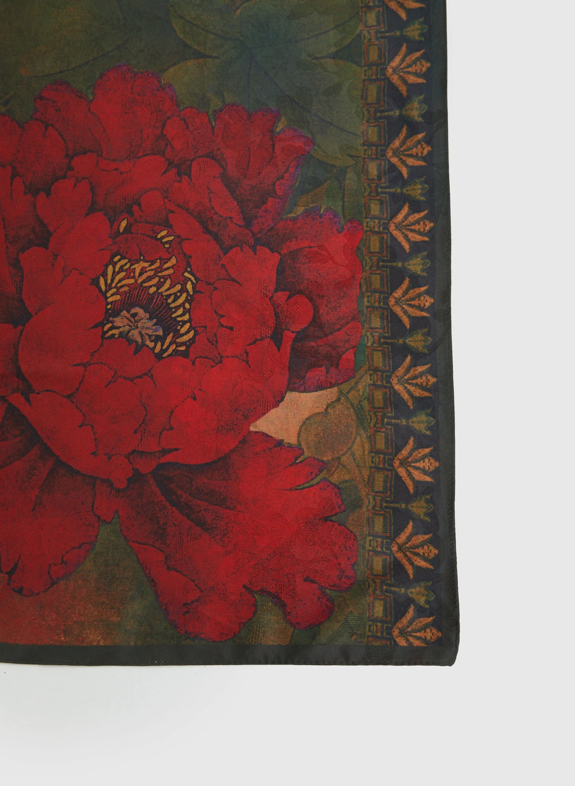 8305-reversible-floral-jacquard-scarf-2.webp Reversible Floral Jacquard Scarf