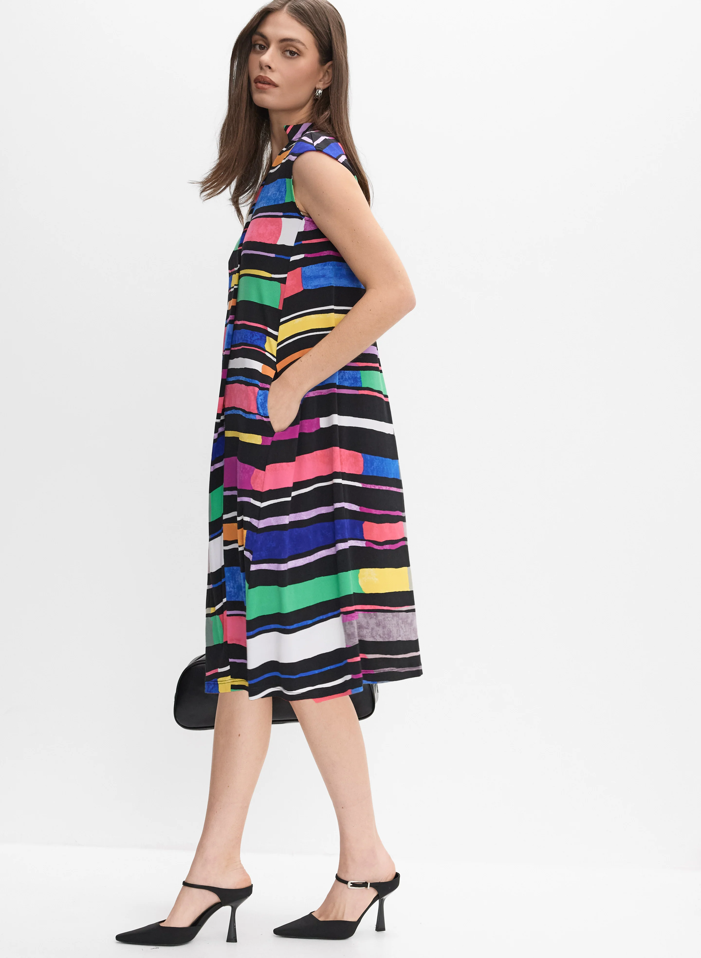 8695-day-stripe-sleeveless-v-neck-3.webp Day Stripe Sleeveless V-Neck